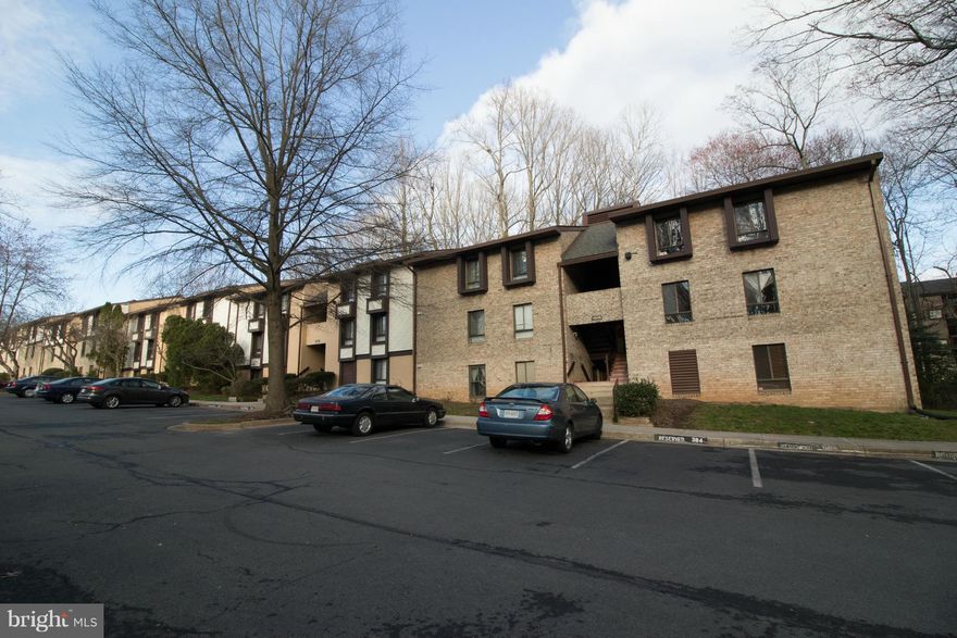 Beautiful large 2 BR, 2 Baths unit in the heart of Reston. close to everything you need for happy active living: new Silver metro line, buses, schools, trails, pools, shopping & dining, tennis courts, golf courses, Reston Town Center, airport, Dulles Toll Road and more!! Great for first time buyer or investor!