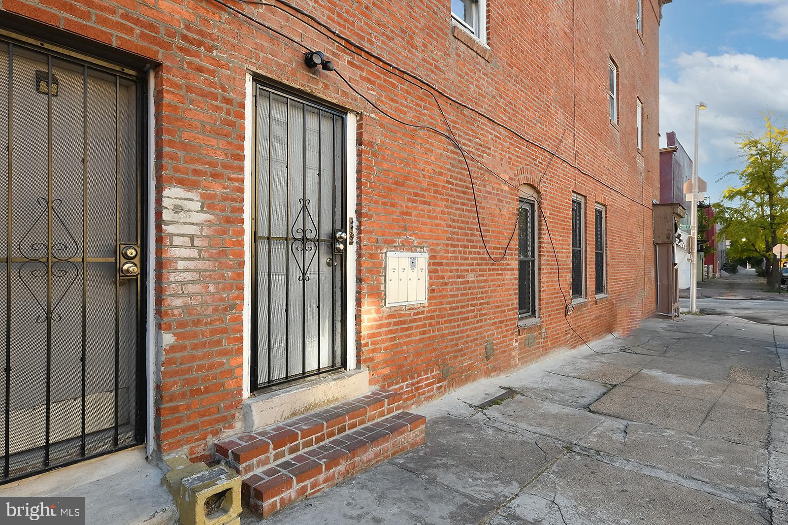 UNION SQUARE - Residential Lease