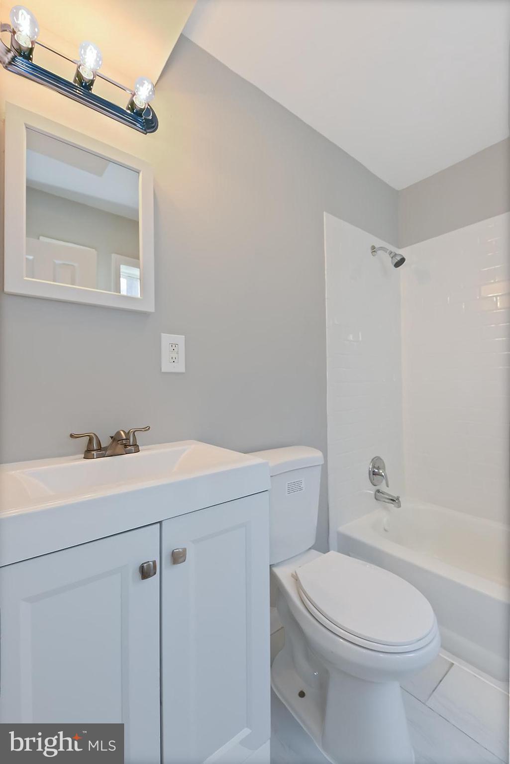 UNION SQUARE - Residential Lease