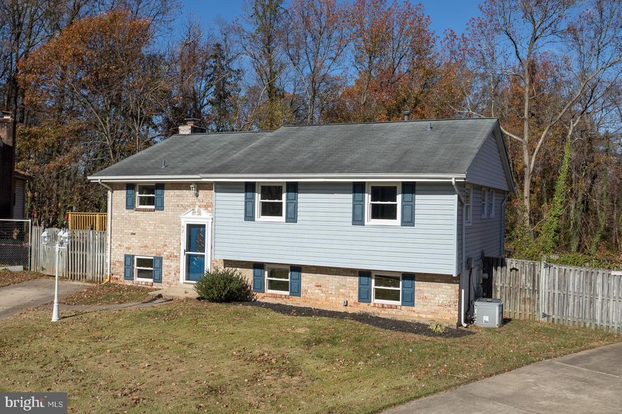 Don't miss out on this beautifully renovated 4 bedroom 2 bath in the Village of Olde Mill. It boasts an open concept that includes beautifully renovated baths and kitchen, with stainless steel appliances, granite countertops, leading to a new deck. Enjoy fully fenced backyard , sip your coffee in the large sunroom off the large basement family room or cozy up by the fireplace.
Too many features to mention.
Book your showing today!