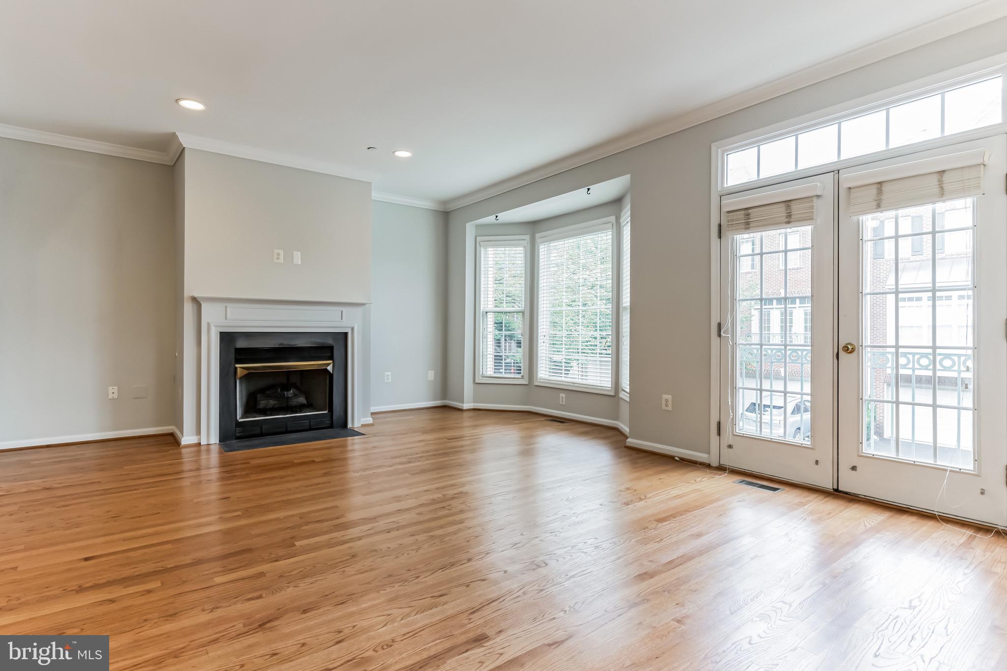 KENSINGTON COURTS - Residential Lease