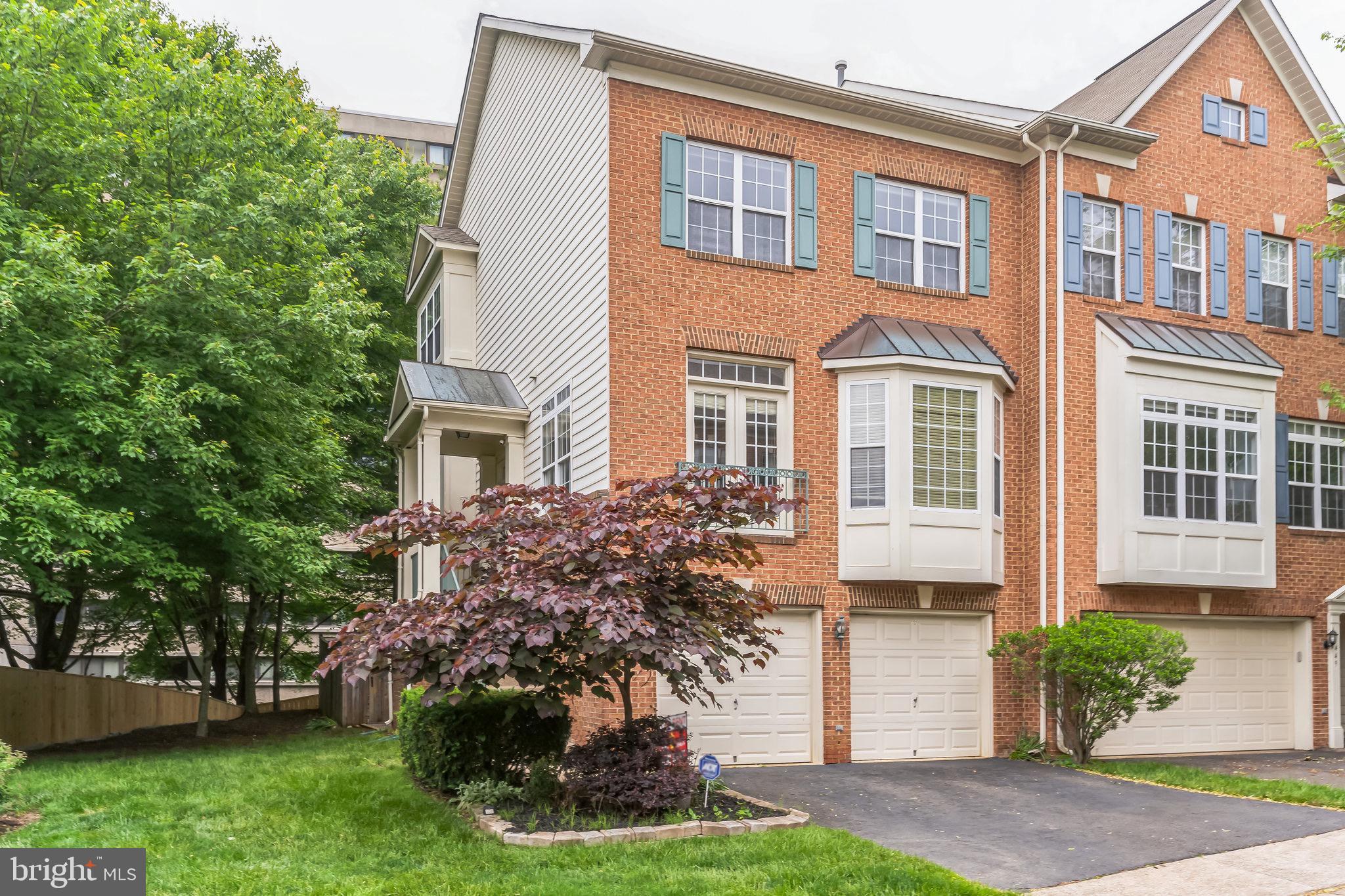 KENSINGTON COURTS - Residential Lease