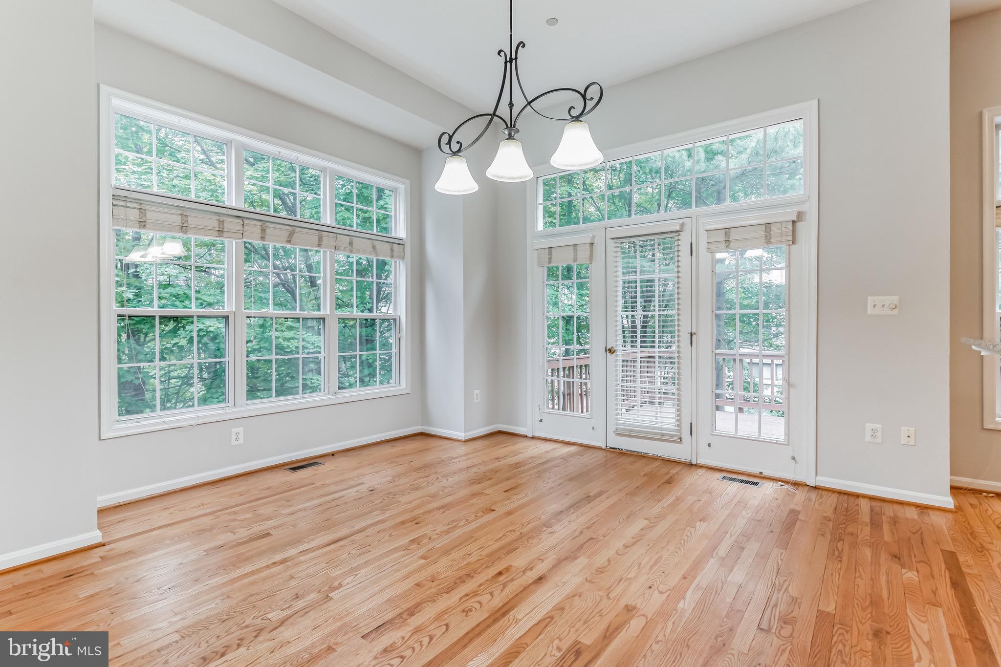 KENSINGTON COURTS - Residential Lease