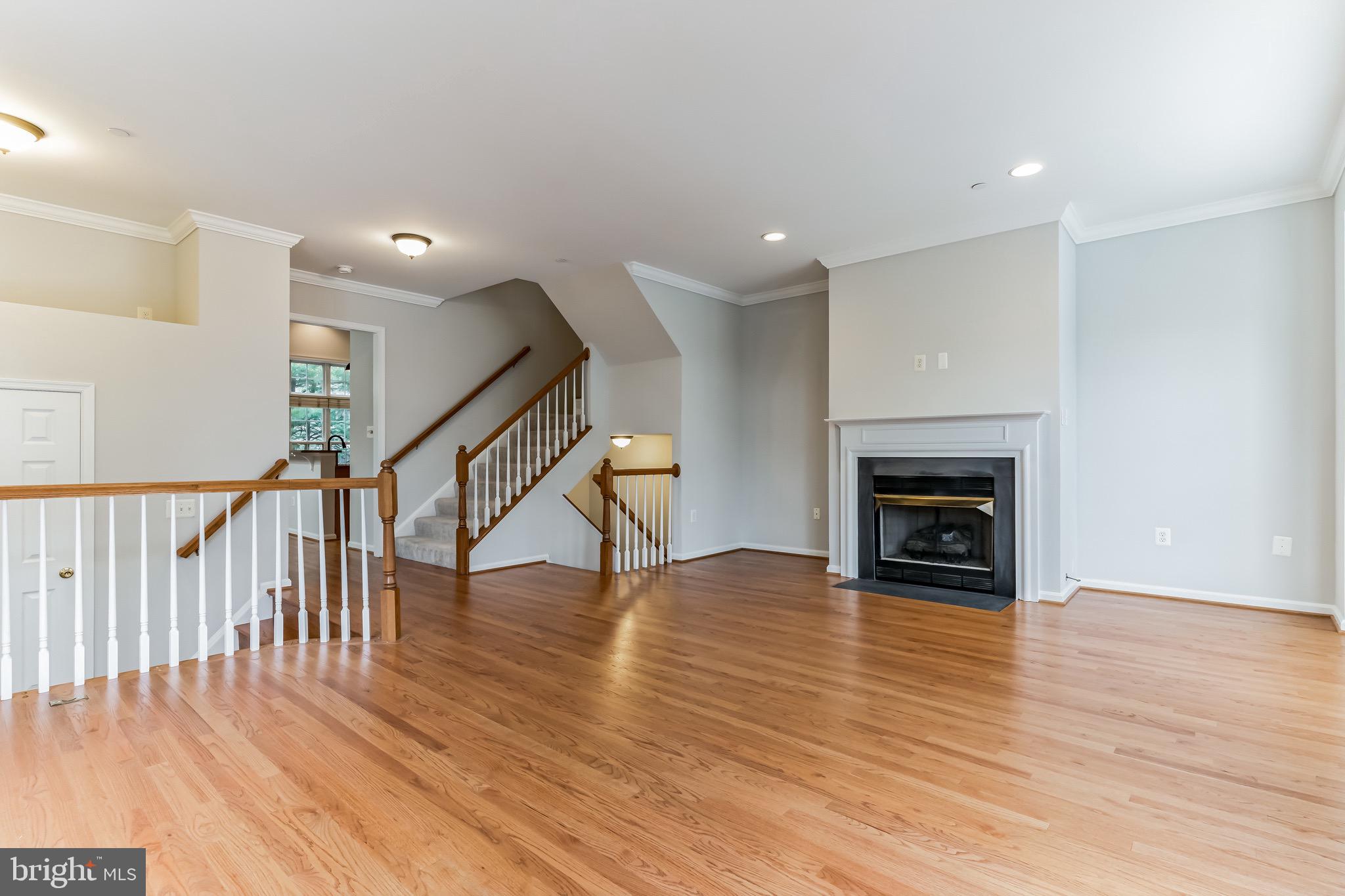 KENSINGTON COURTS - Residential Lease