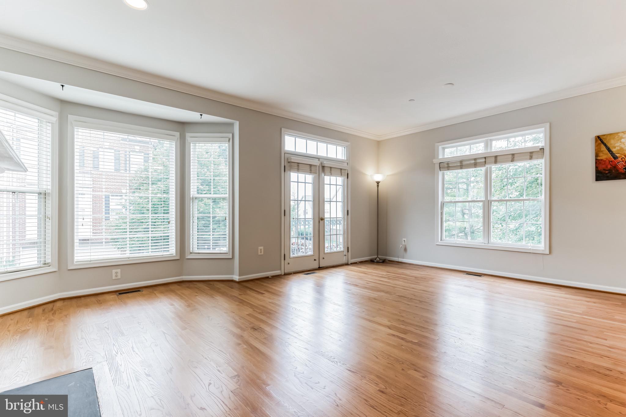 KENSINGTON COURTS - Residential Lease