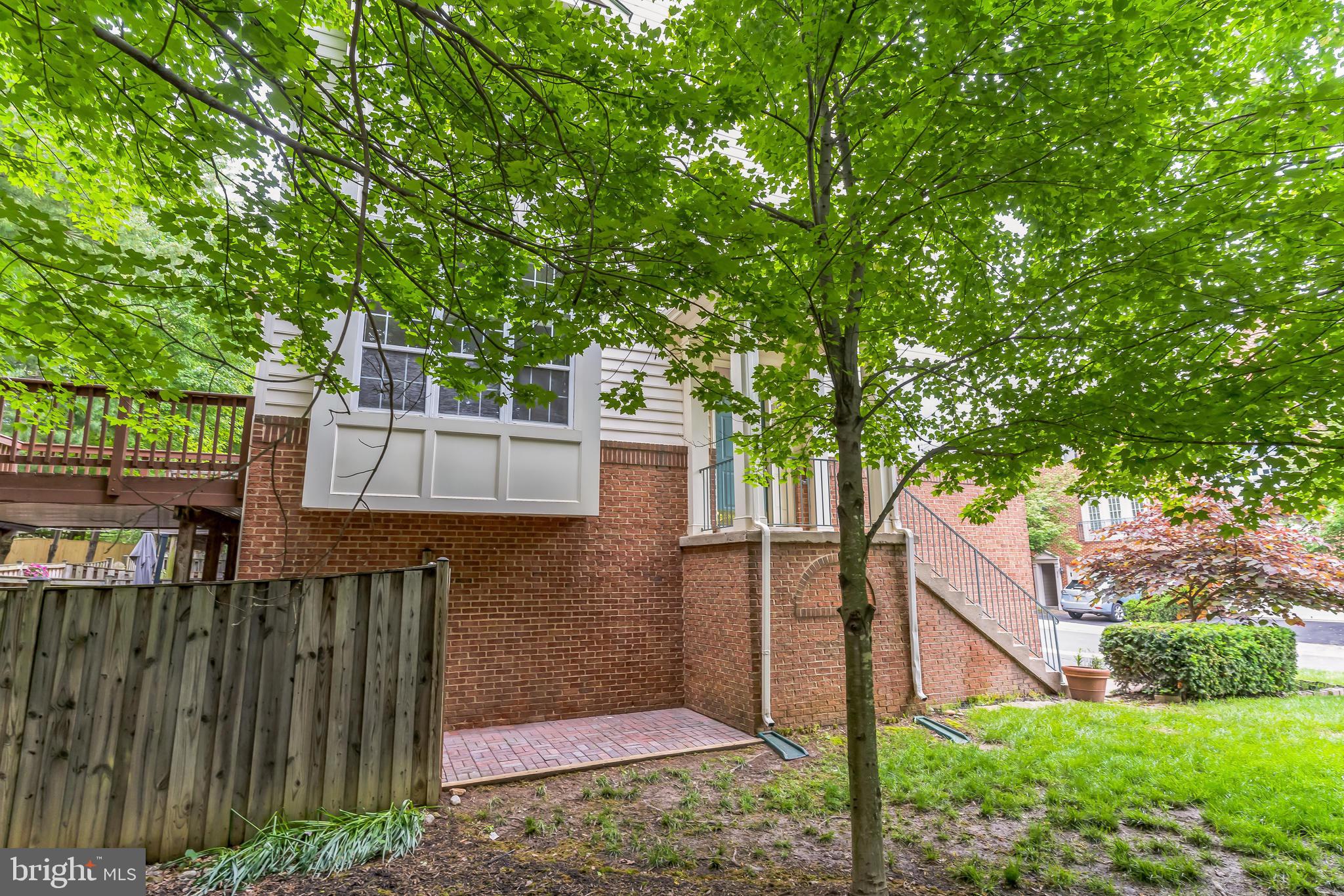 KENSINGTON COURTS - Residential Lease