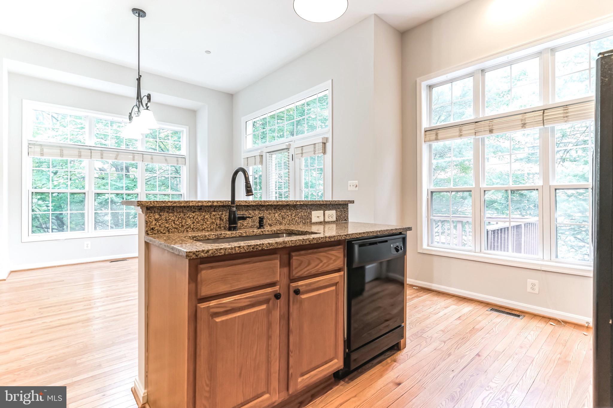 KENSINGTON COURTS - Residential Lease