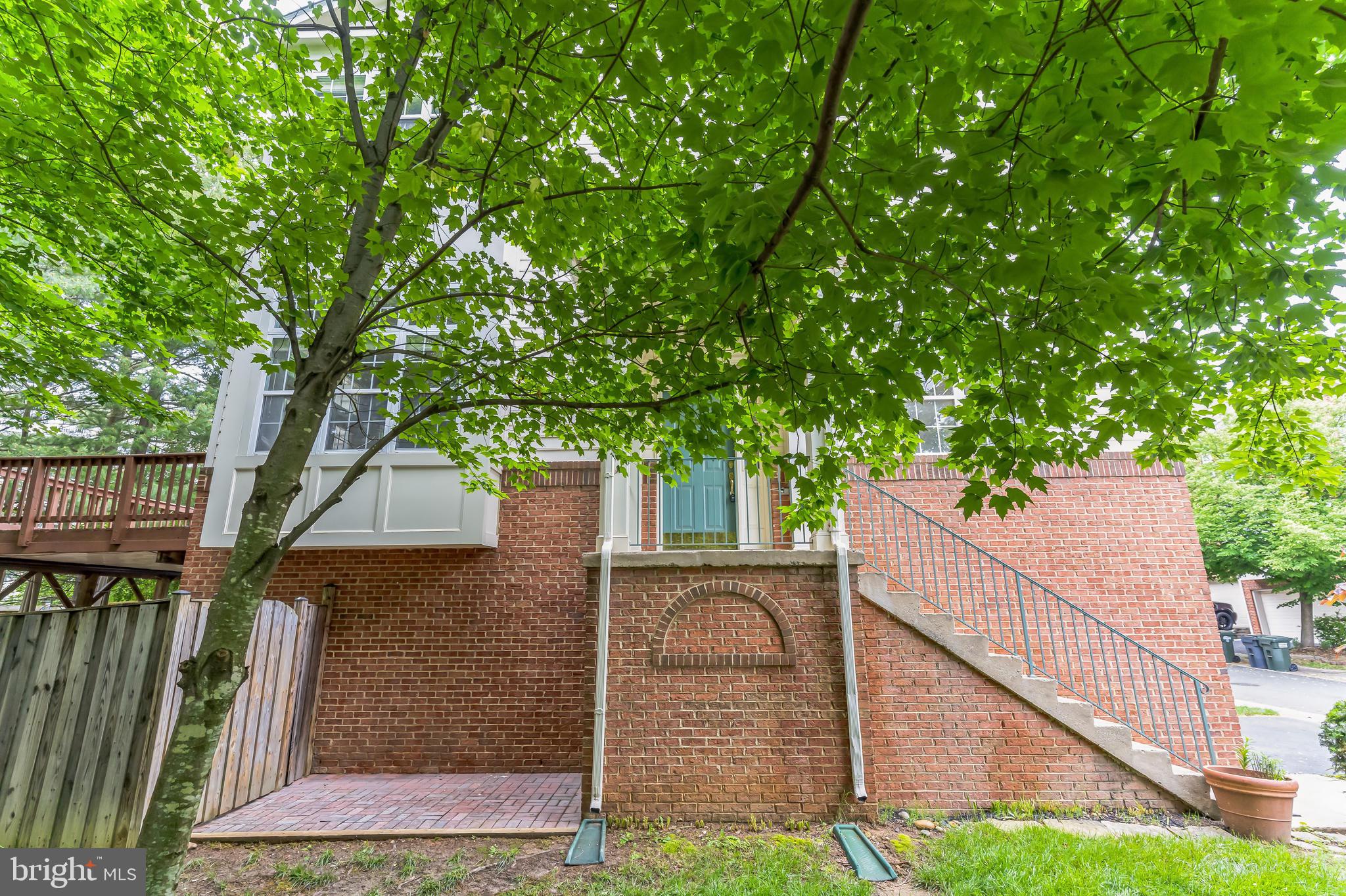 KENSINGTON COURTS - Residential Lease