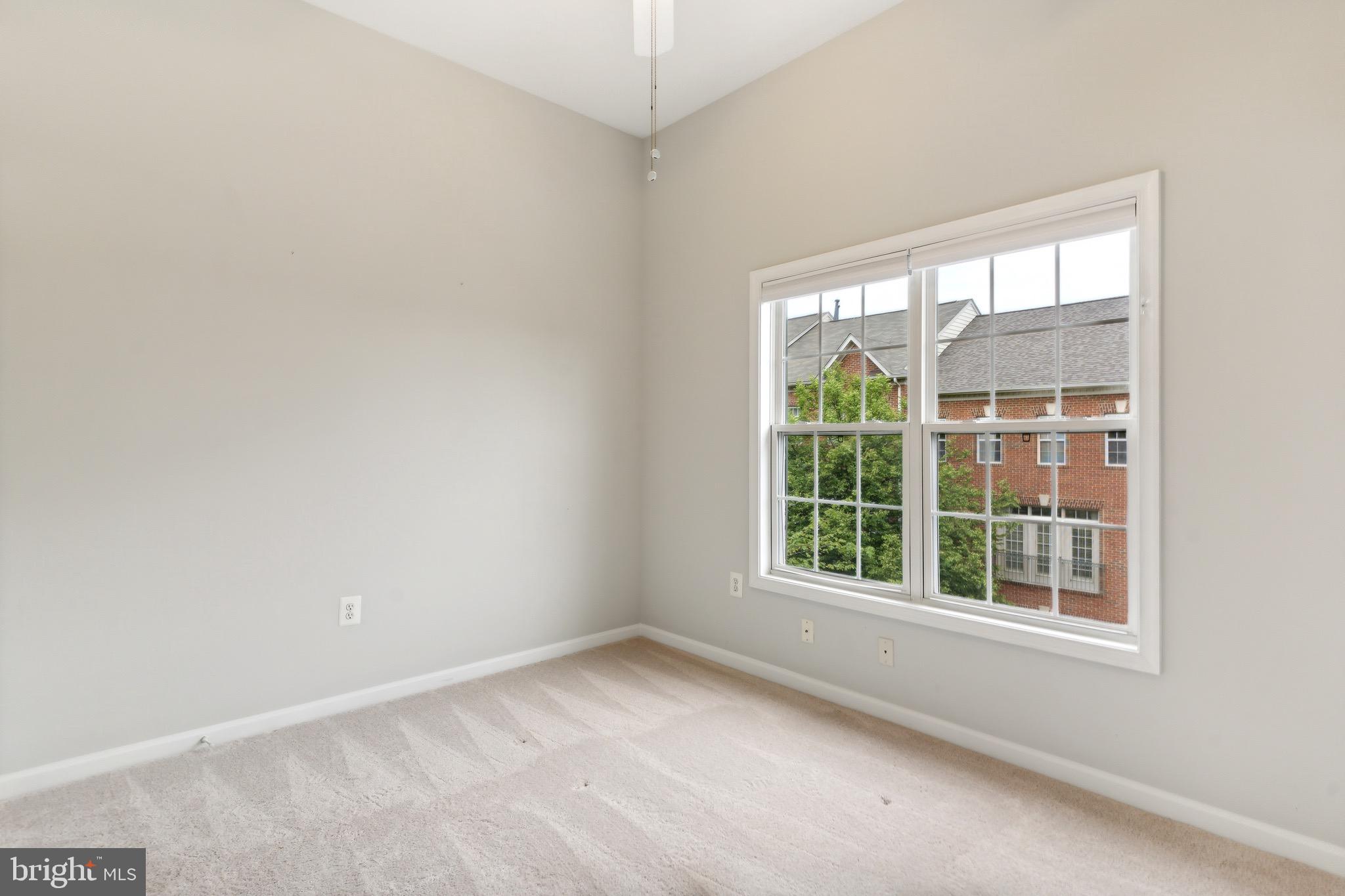 KENSINGTON COURTS - Residential Lease