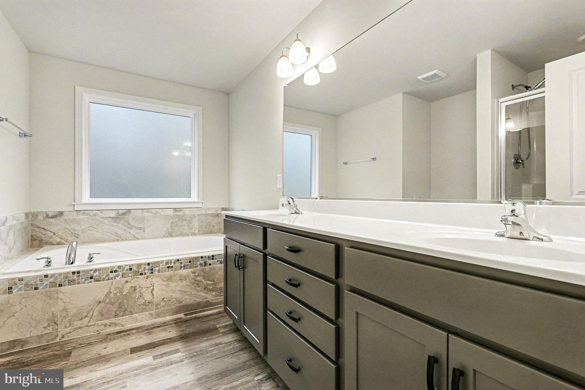 CABIN POINT / GLEBE HARBOR - Residential