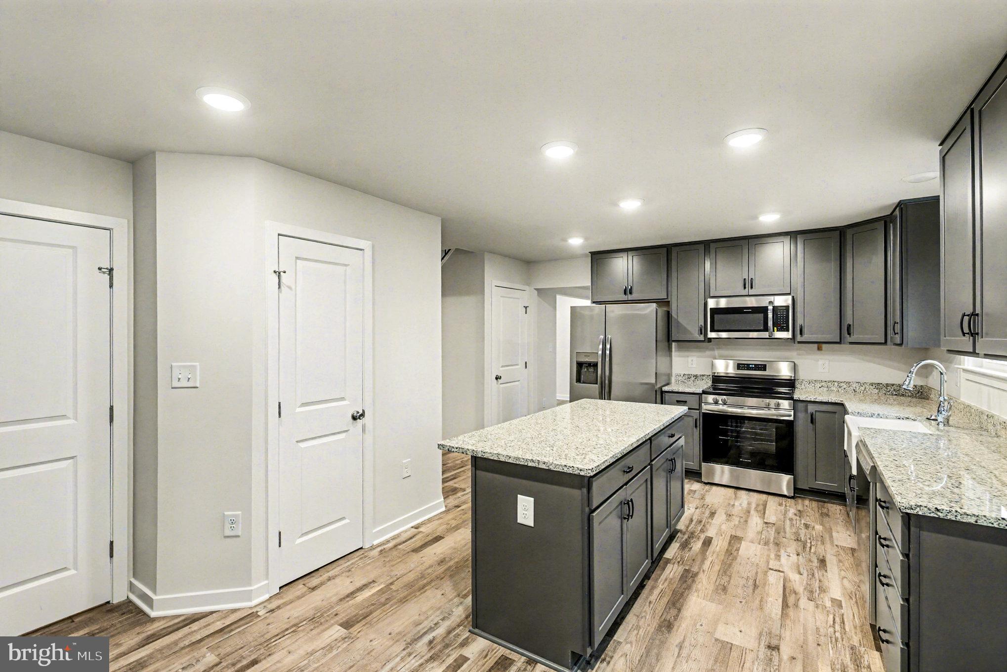 CABIN POINT / GLEBE HARBOR - Residential