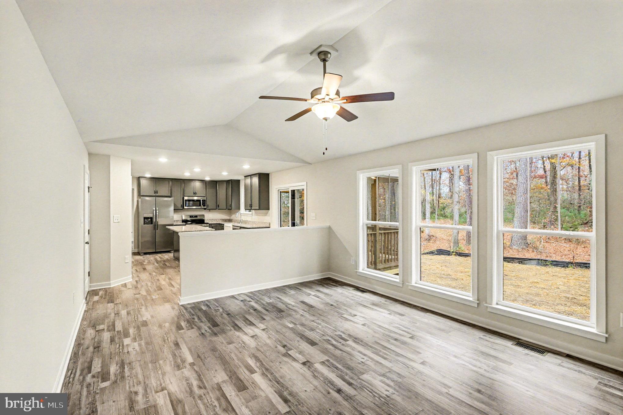 CABIN POINT / GLEBE HARBOR - Residential