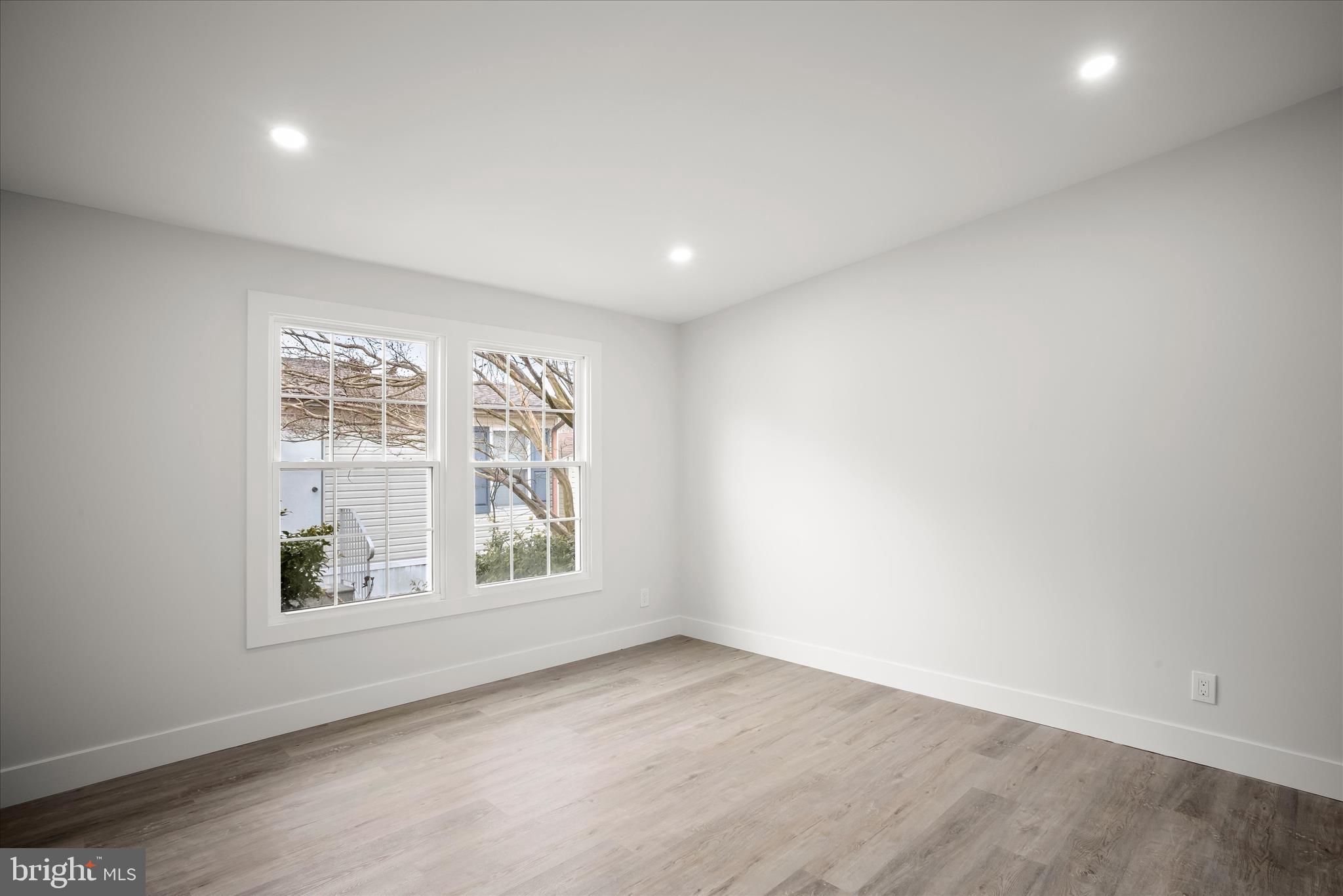 SHADY PARK - Residential