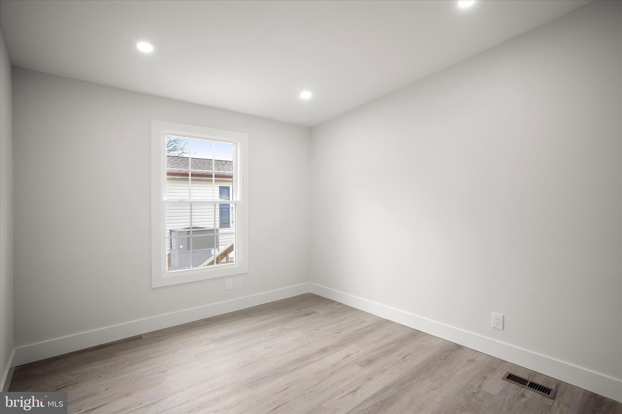 SHADY PARK - Residential