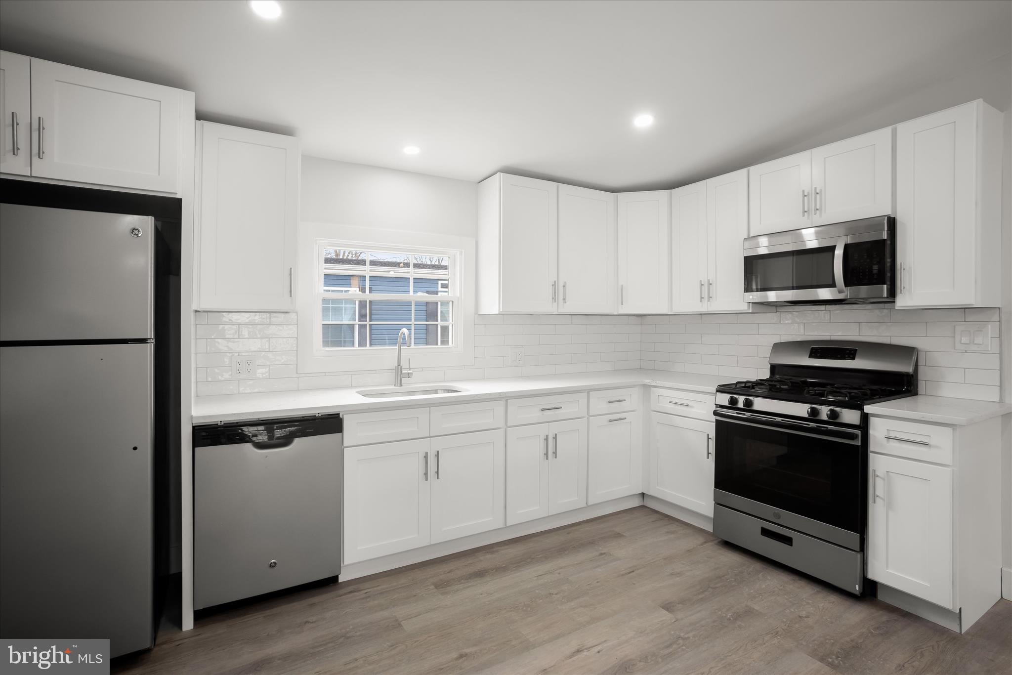 SHADY PARK - Residential