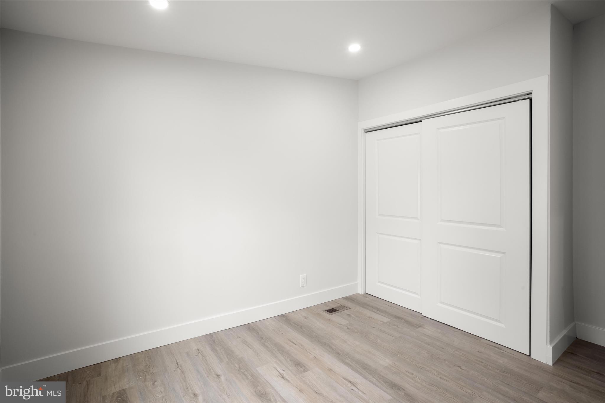 SHADY PARK - Residential