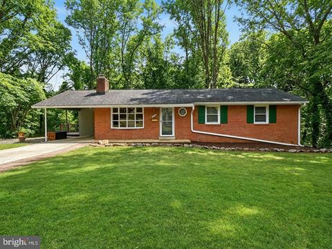 5236 AMPTHILL DRIVE ALEXANDRIA VA 22312