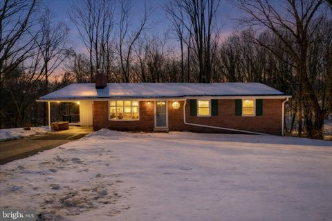 5236 AMPTHILL DRIVE ALEXANDRIA VA 22312