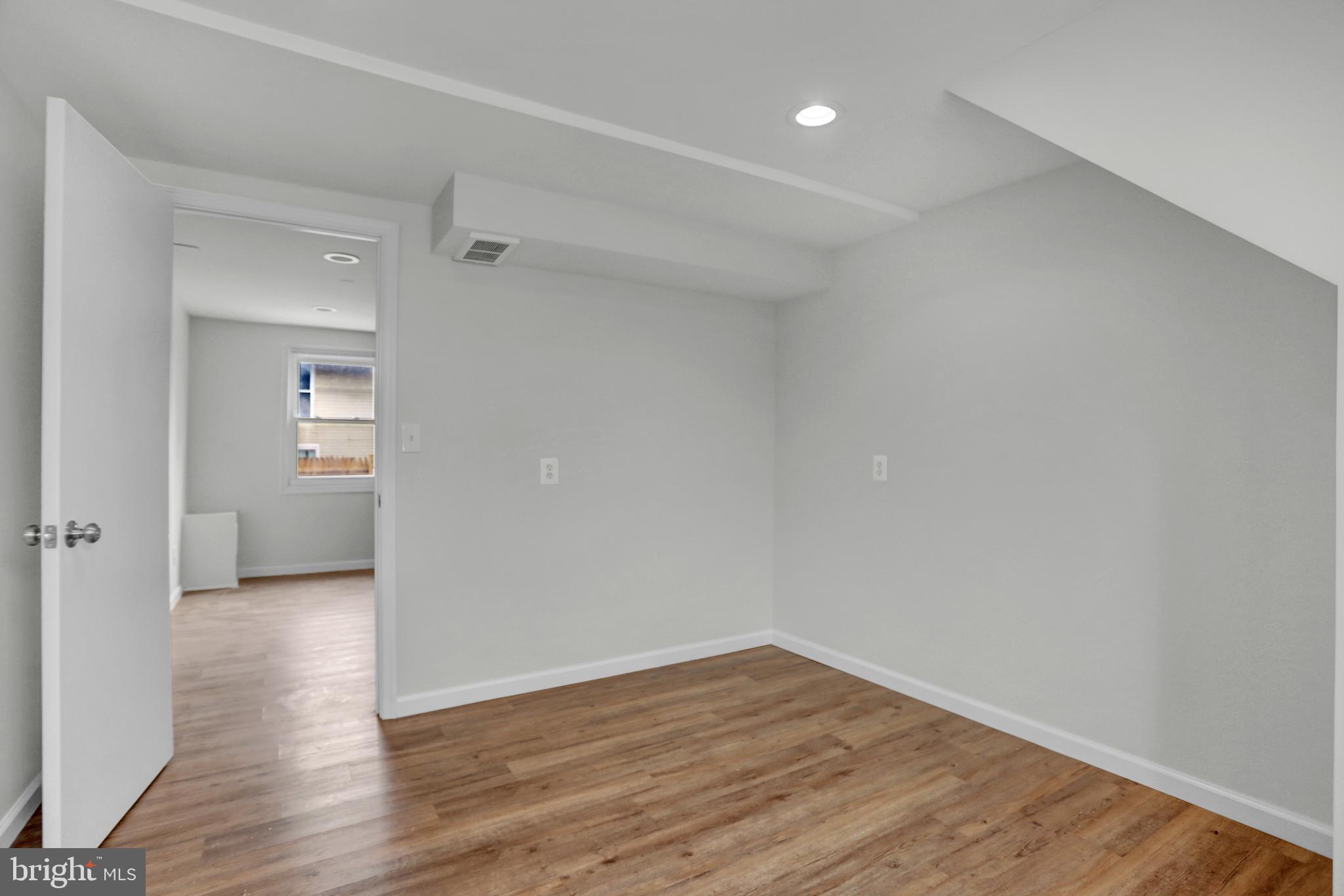 WATER GATE - Residential Lease