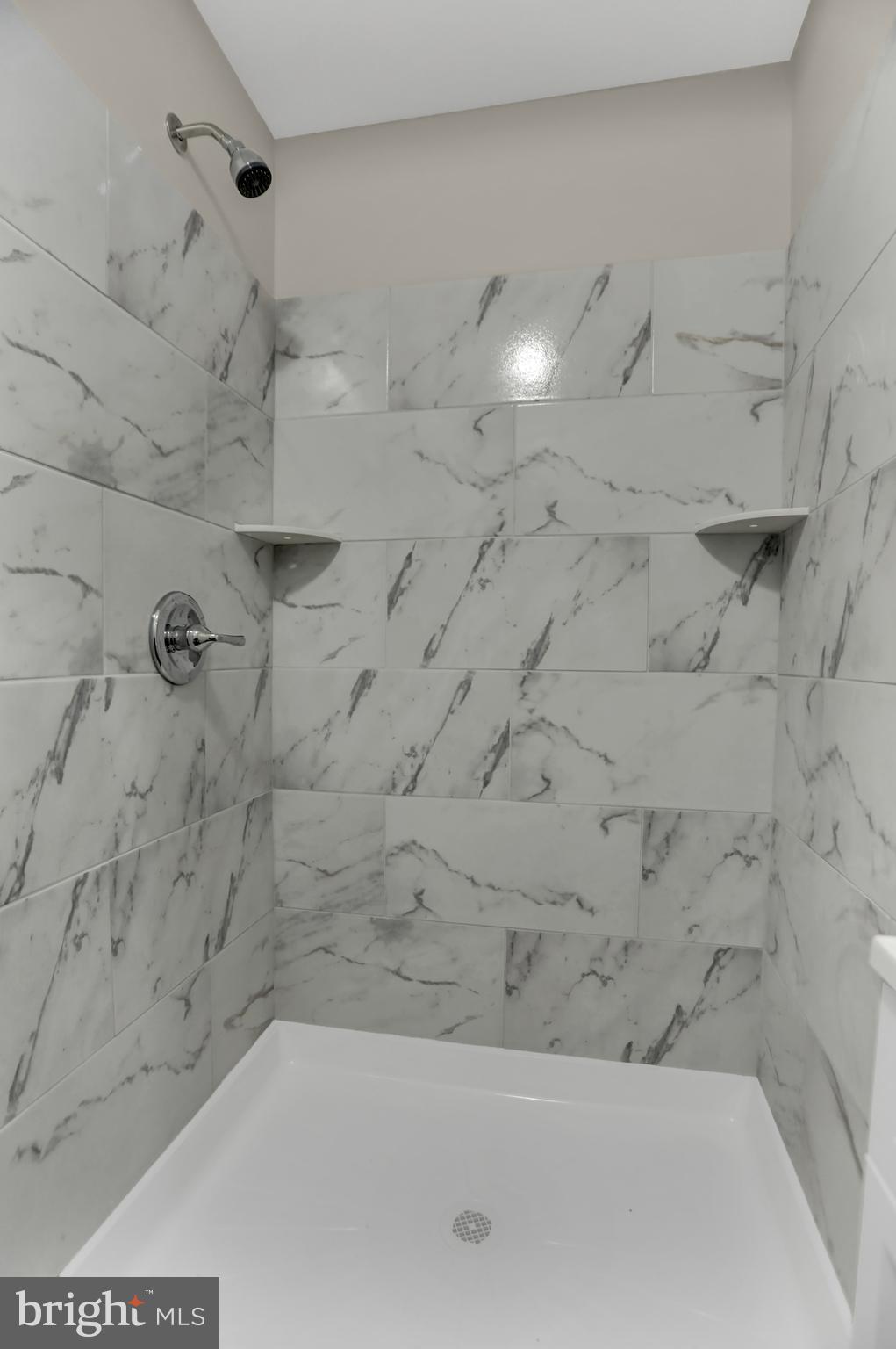 WATER GATE - Residential Lease