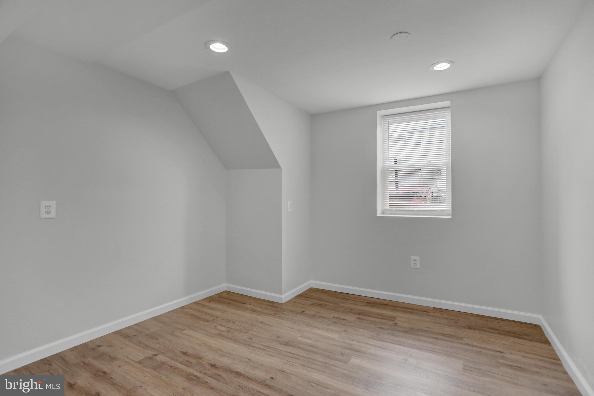 WATER GATE - Residential Lease