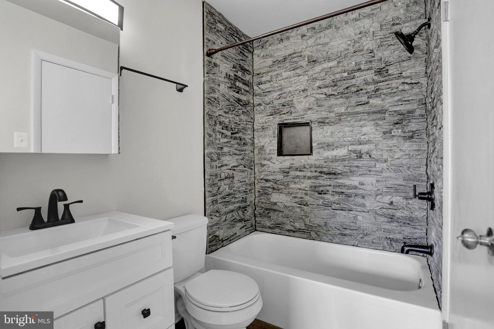 WATER GATE - Residential Lease