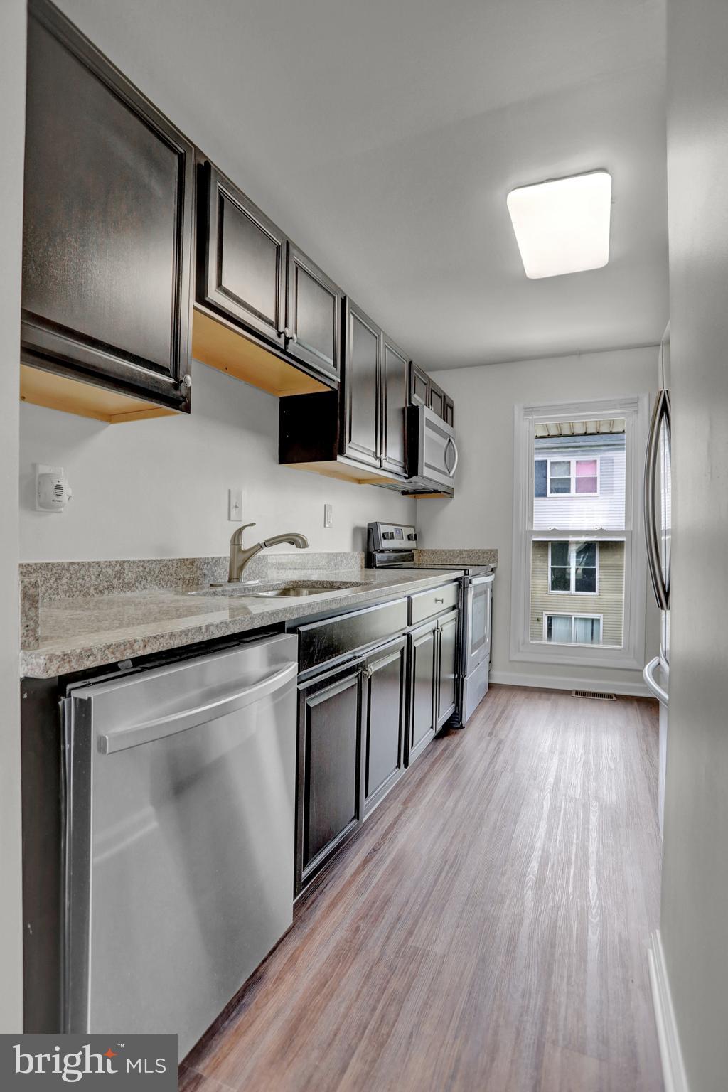 WATER GATE - Residential Lease