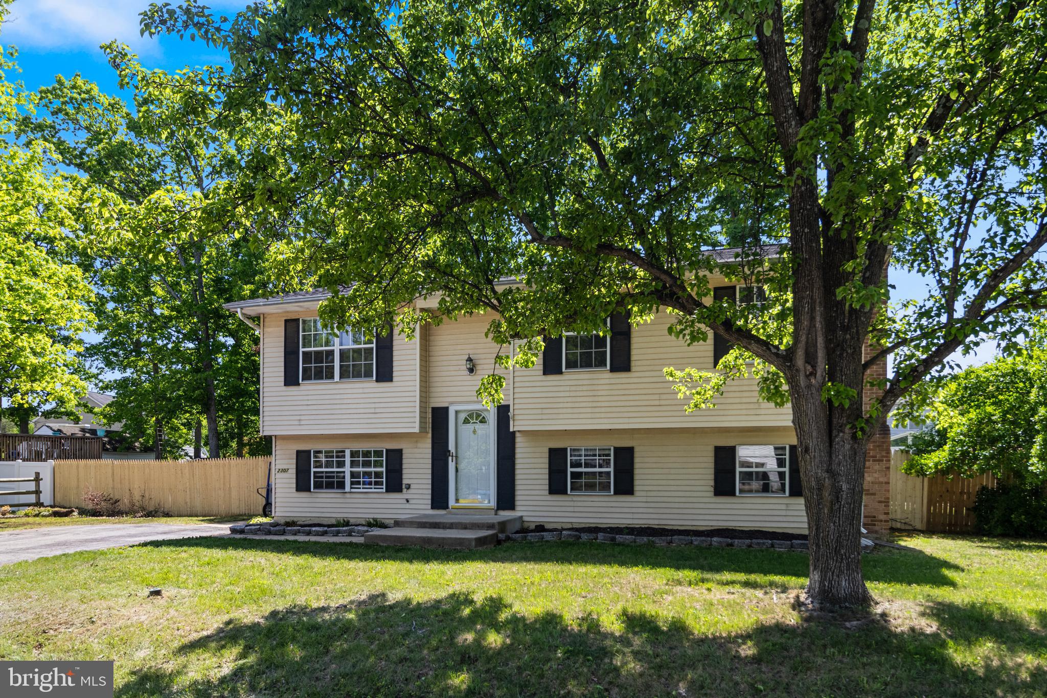 2307 VALLEY OAK COURT