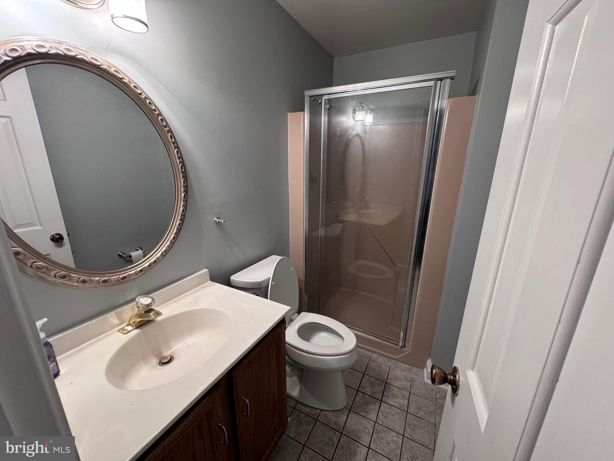 NEAR CLIFTON - Residential Lease