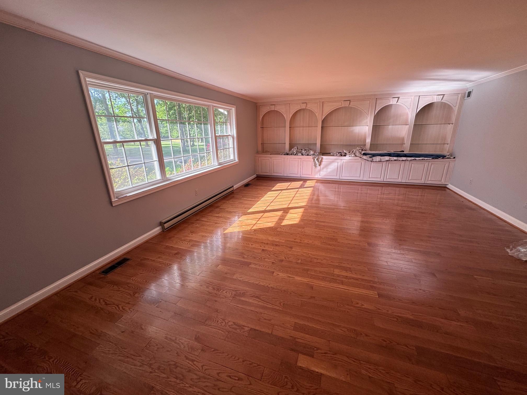 NEAR CLIFTON - Residential Lease