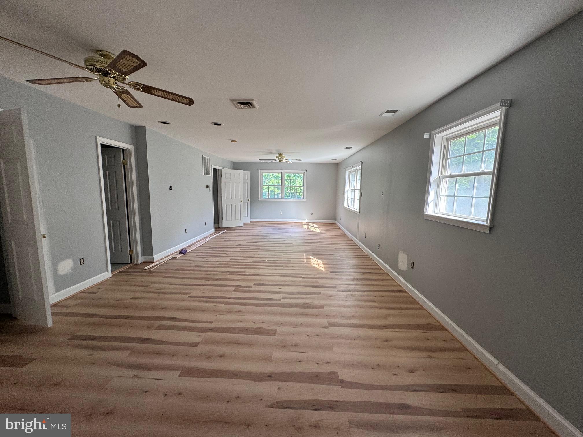 NEAR CLIFTON - Residential Lease