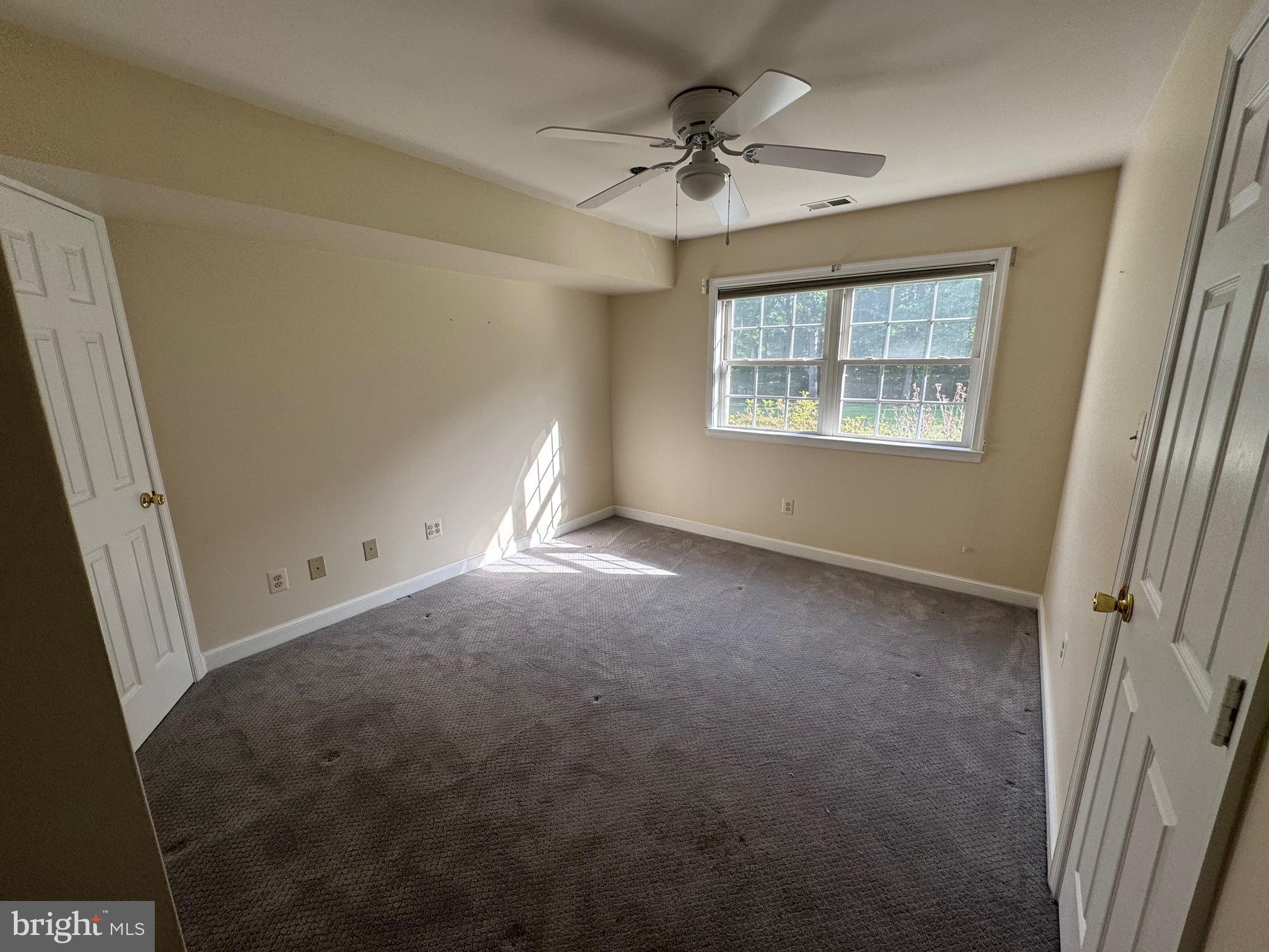 NEAR CLIFTON - Residential Lease