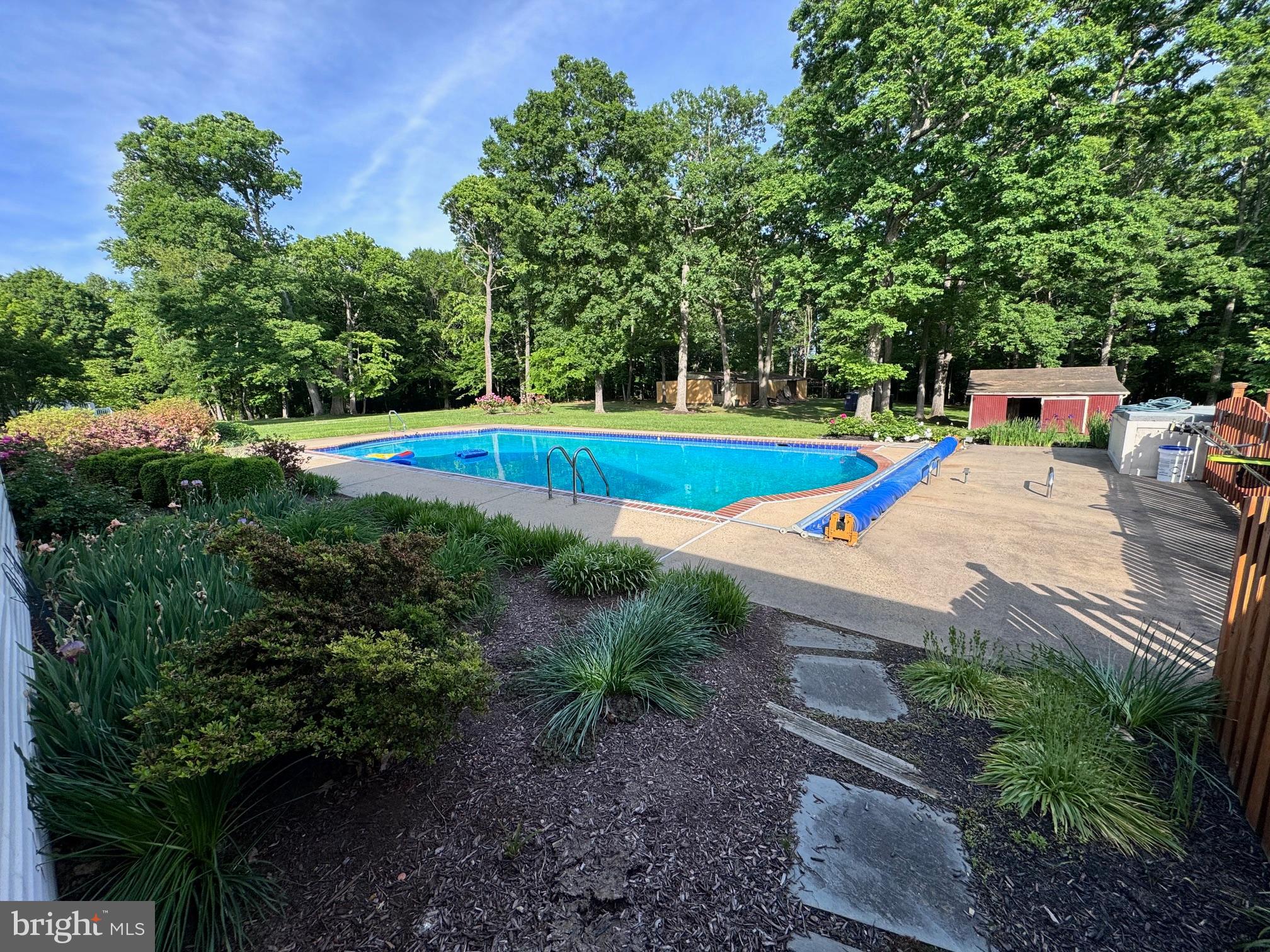 NEAR CLIFTON - Residential Lease