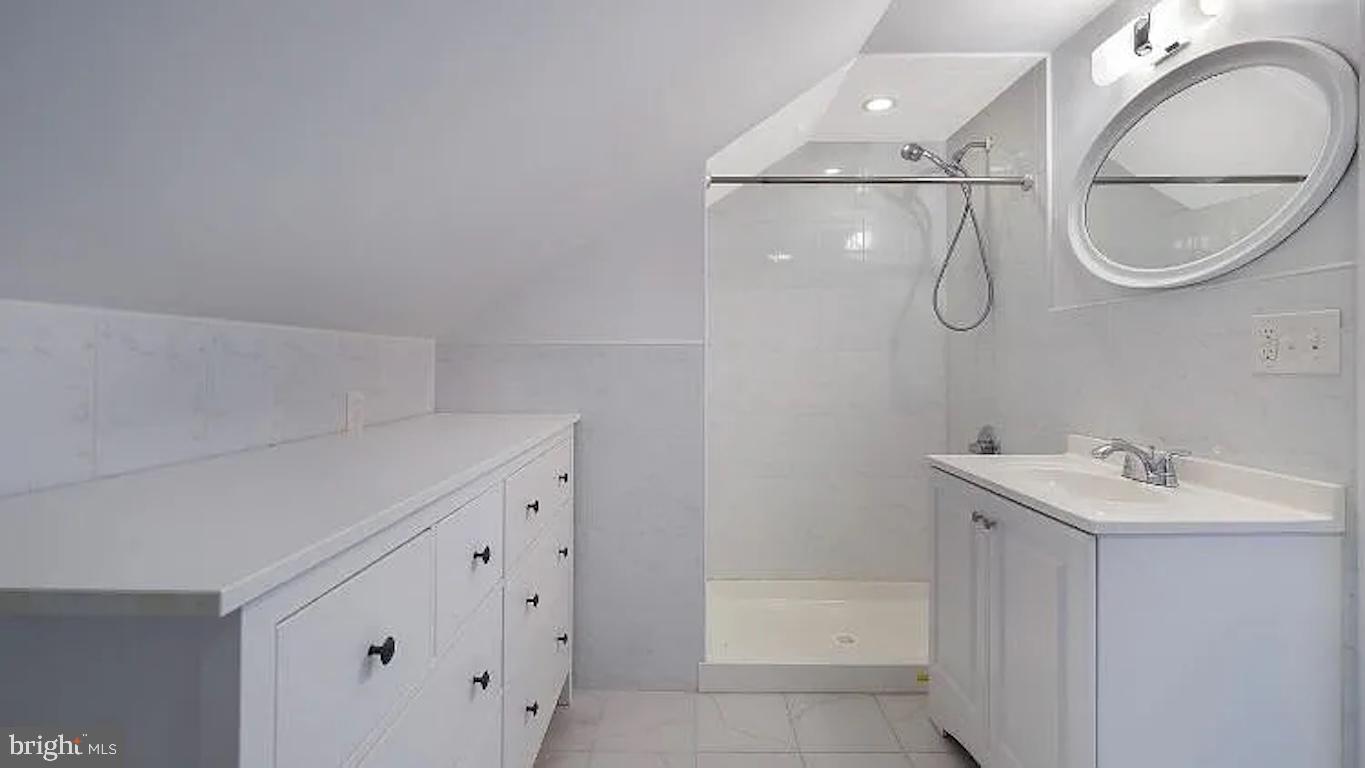 WYNNEWOOD - Residential