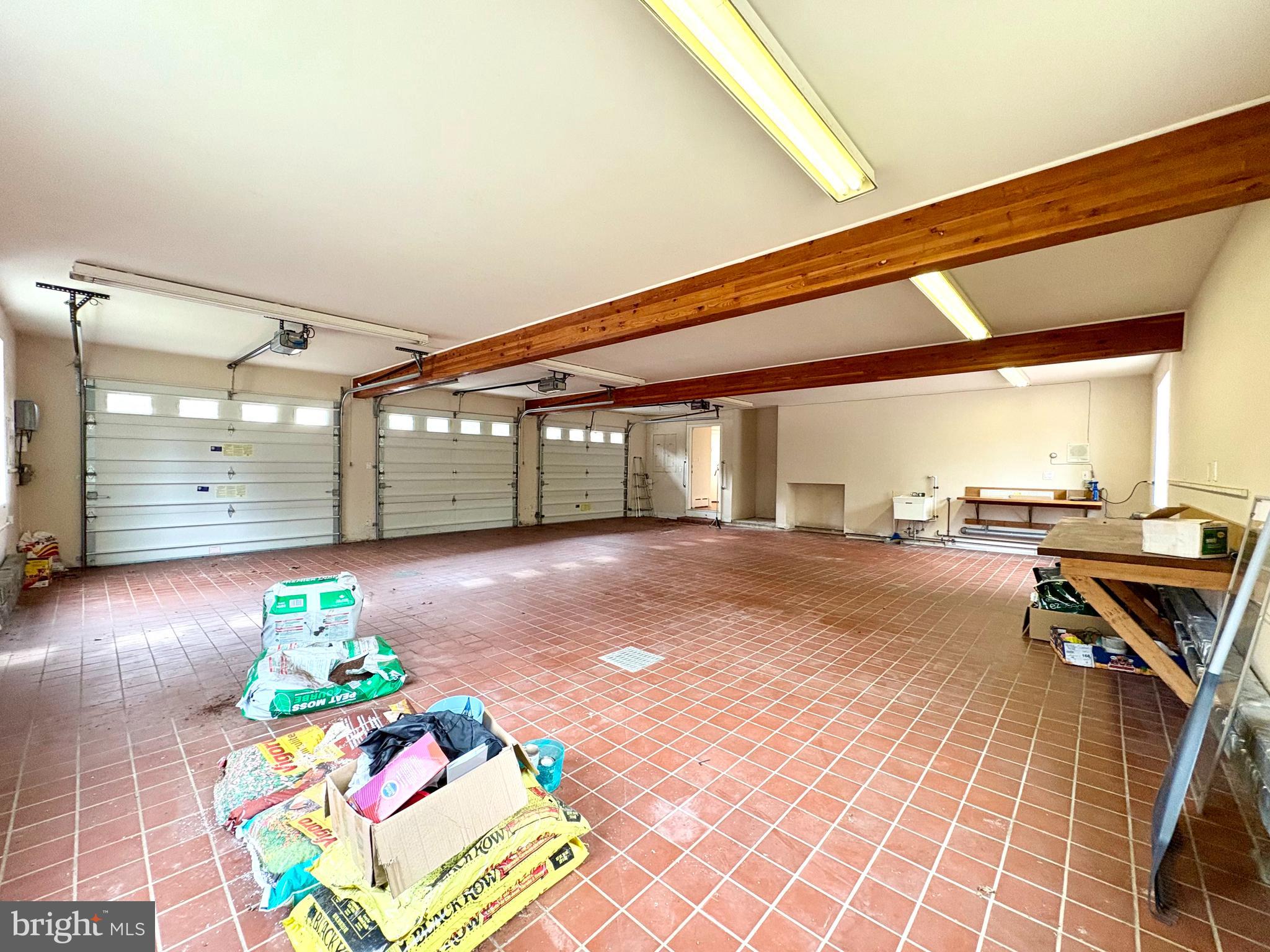 WYNNEWOOD - Residential