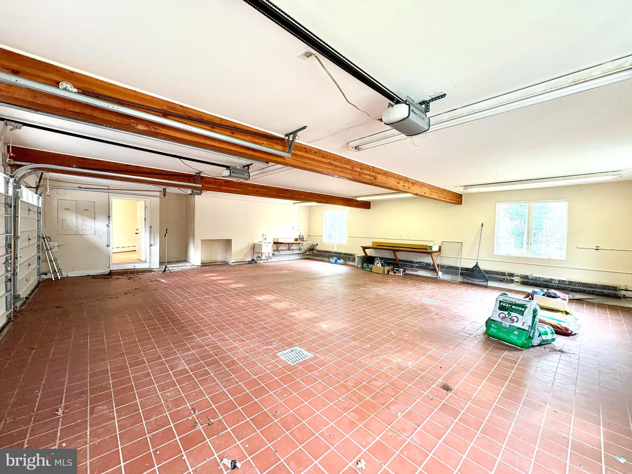 WYNNEWOOD - Residential