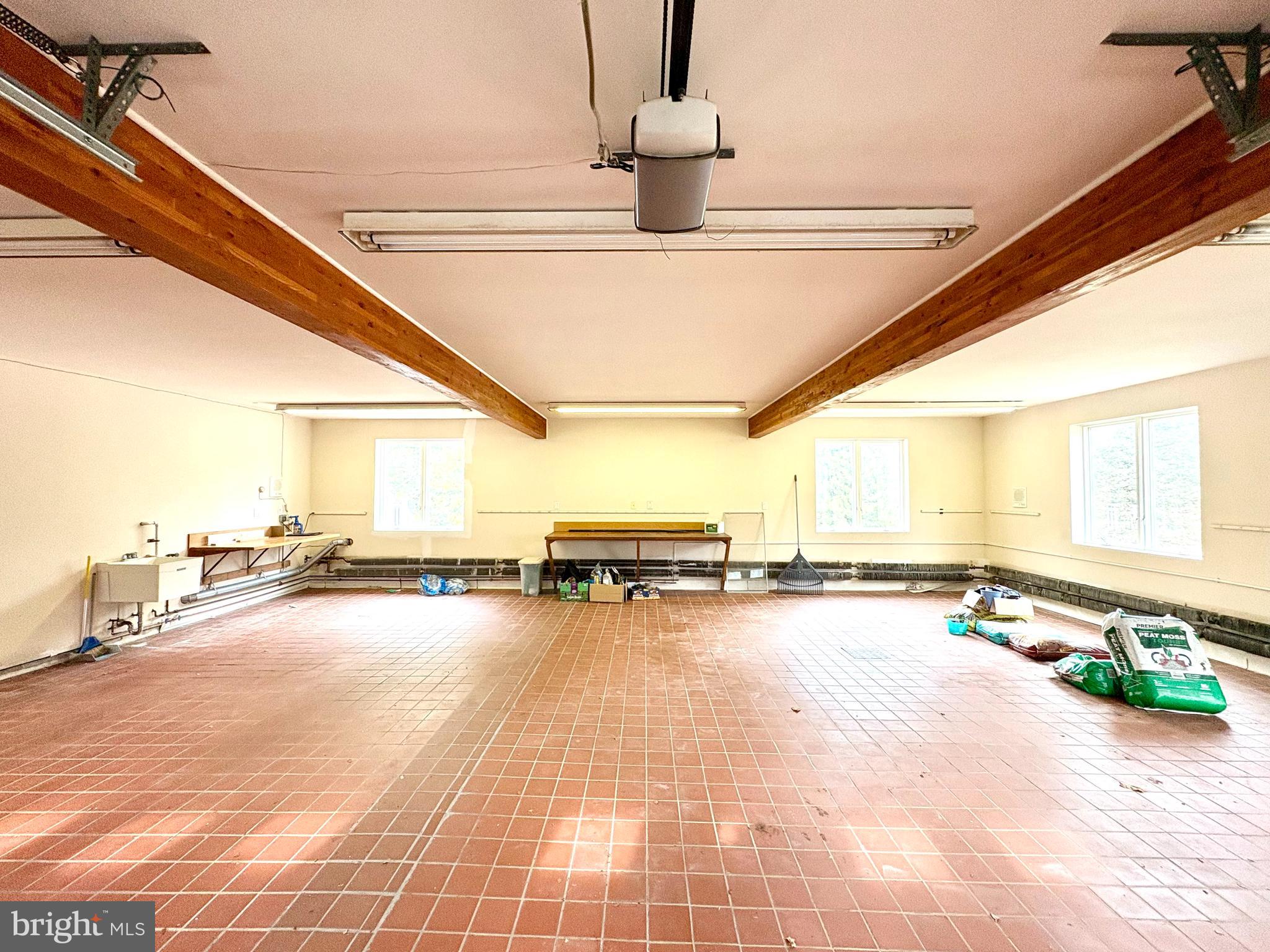 WYNNEWOOD - Residential