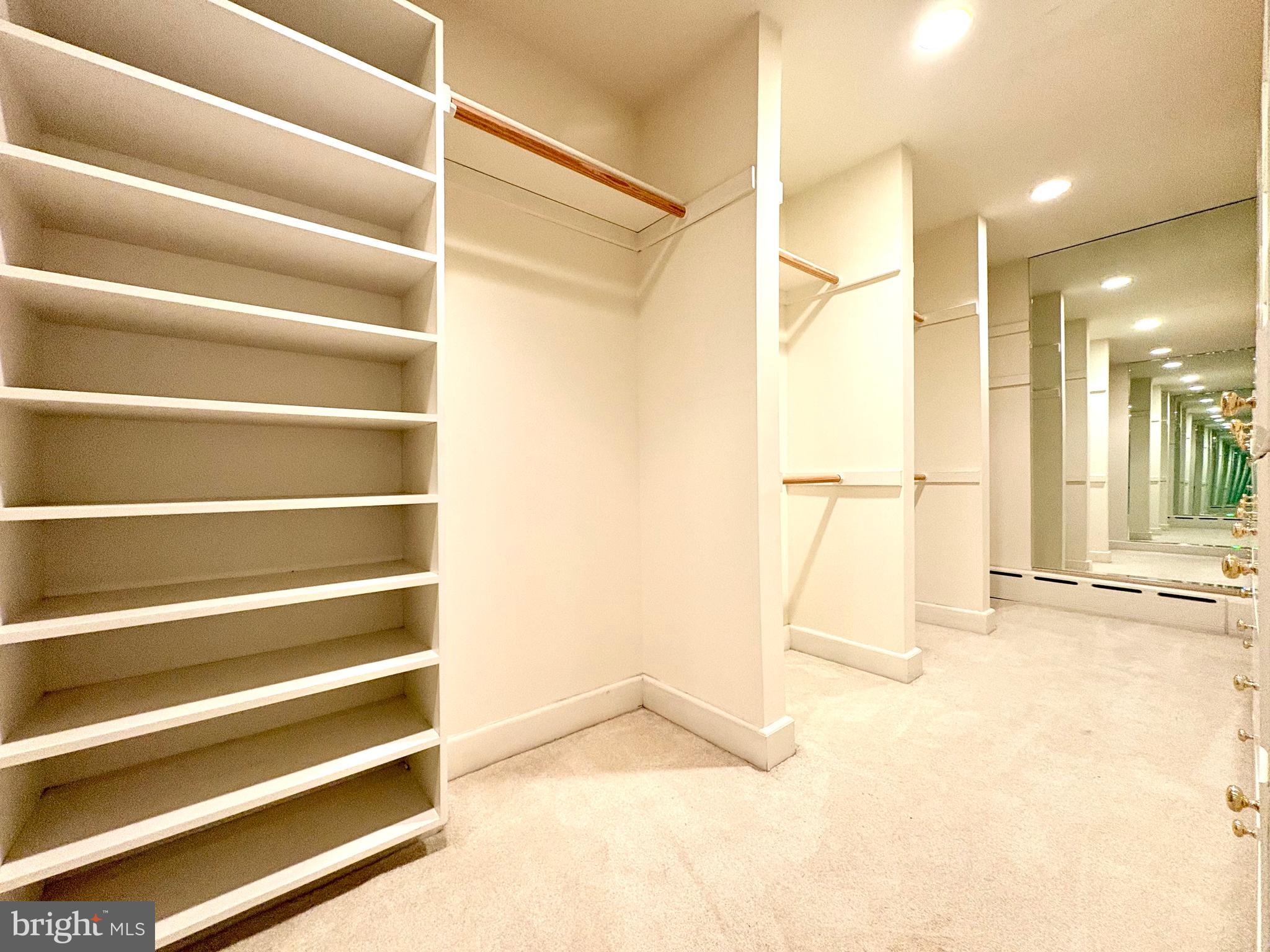 WYNNEWOOD - Residential