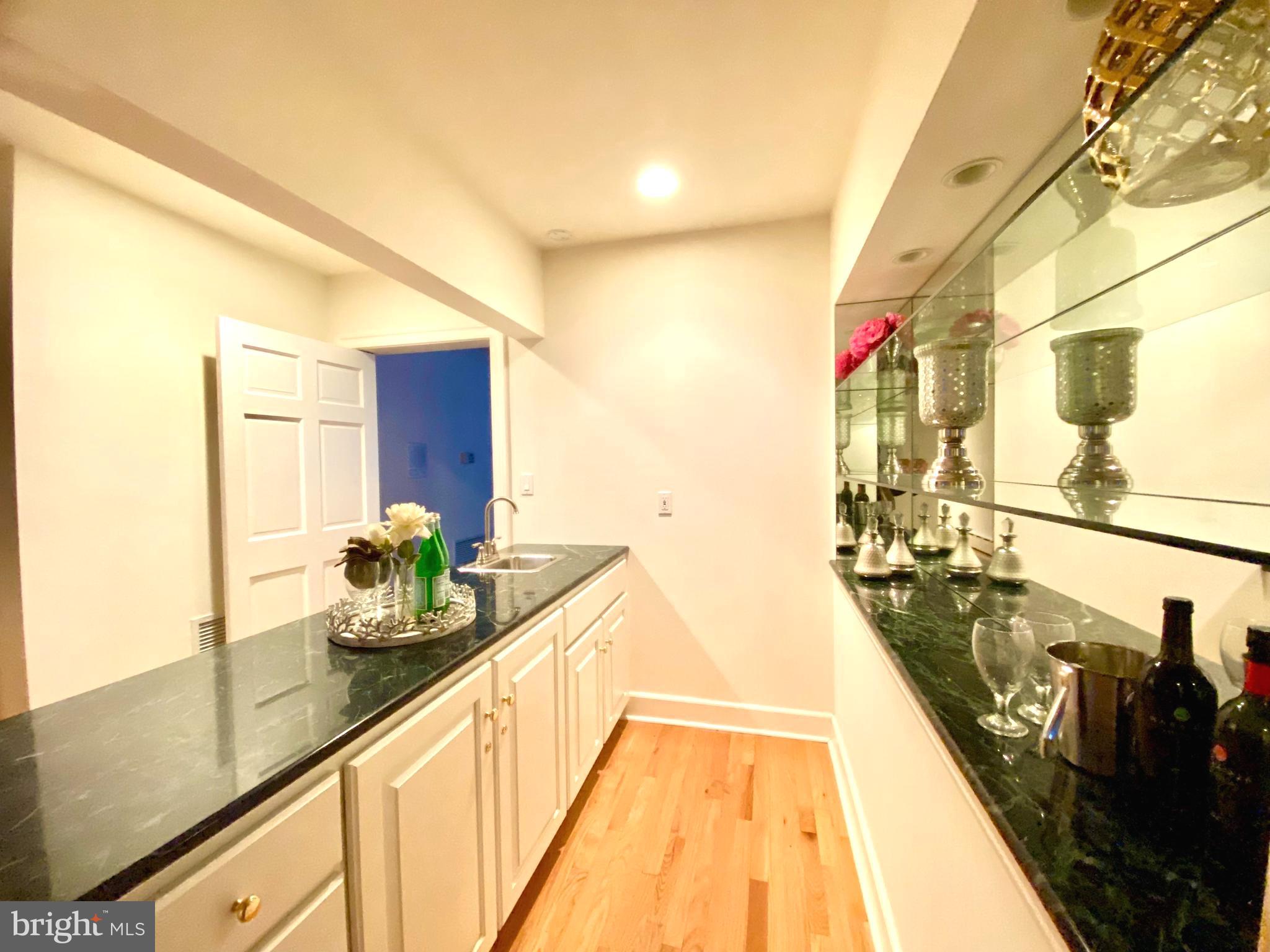 WYNNEWOOD - Residential