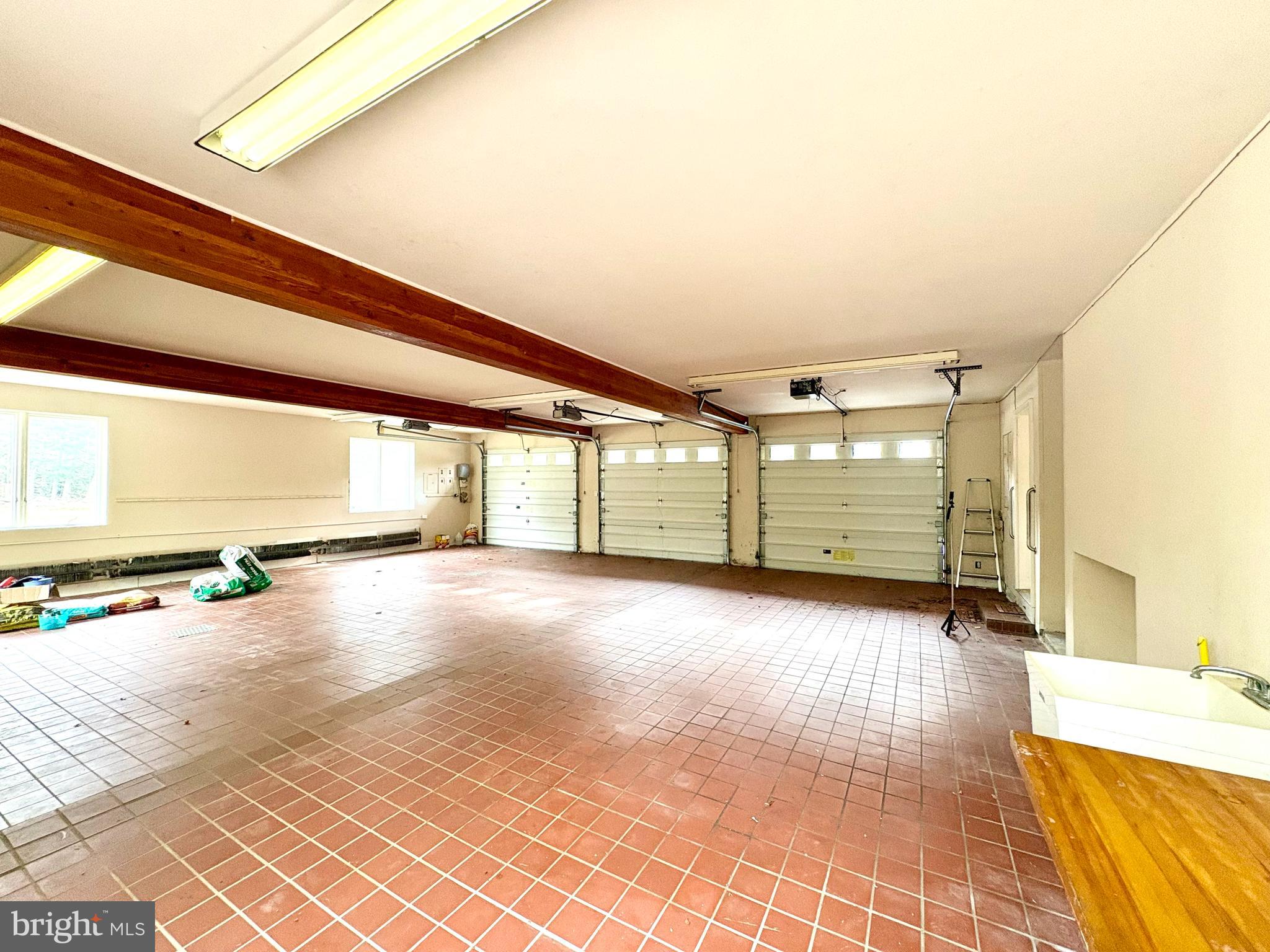 WYNNEWOOD - Residential