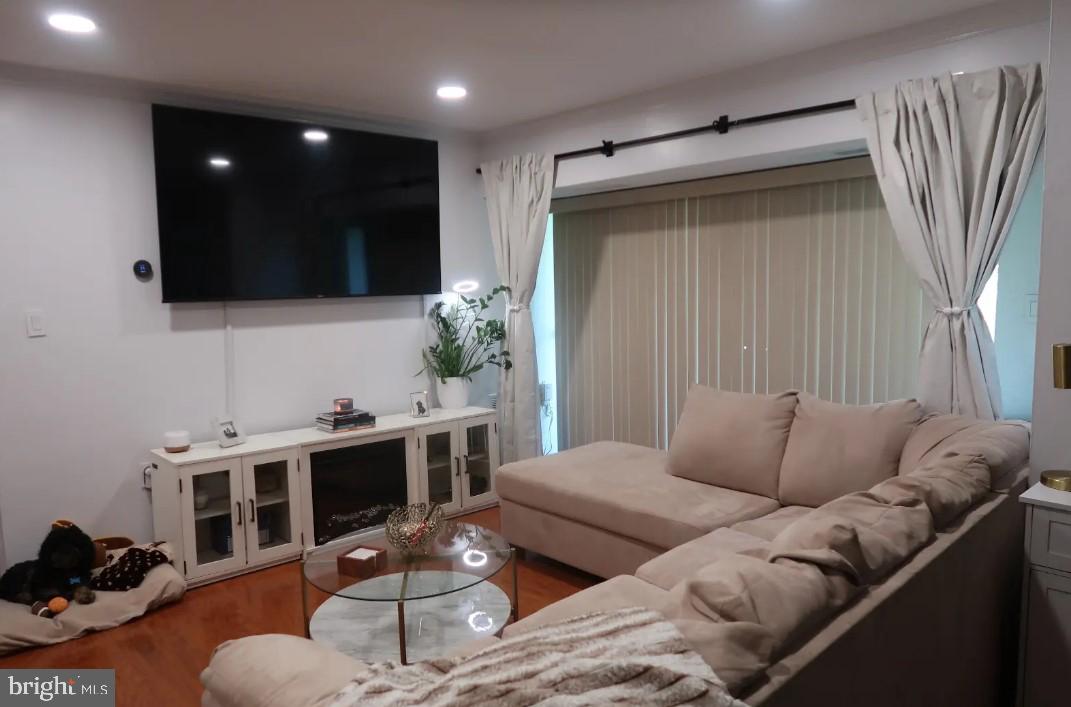 Property Search 15607 DORSET ROAD 43
