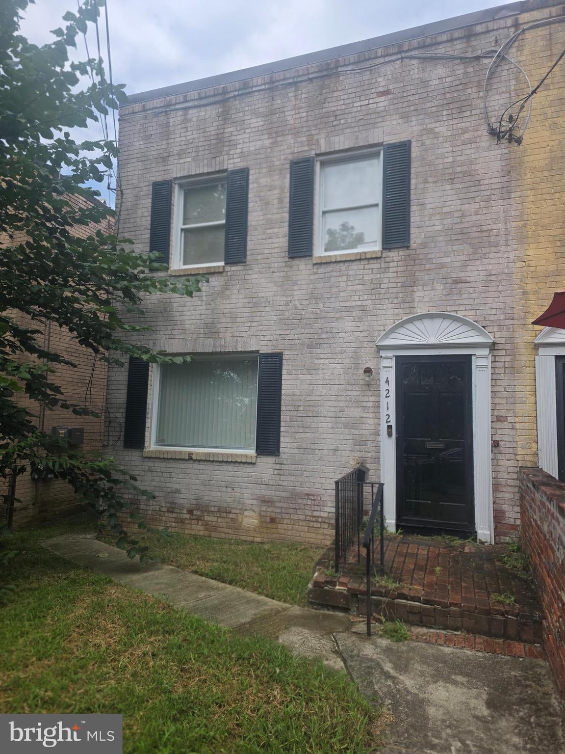 4212 CLAY STREET NE
