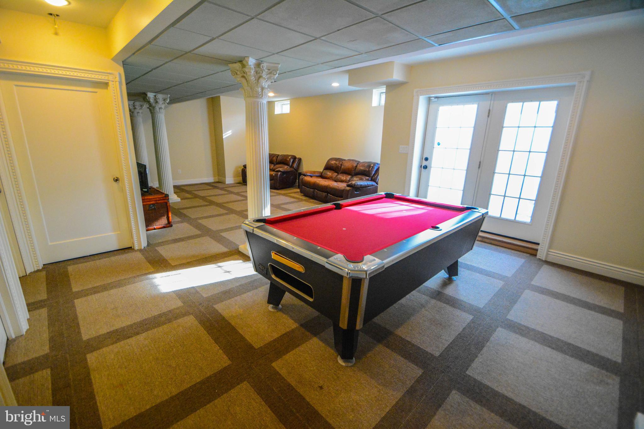 PRESIDENTIAL ESTS - Residential