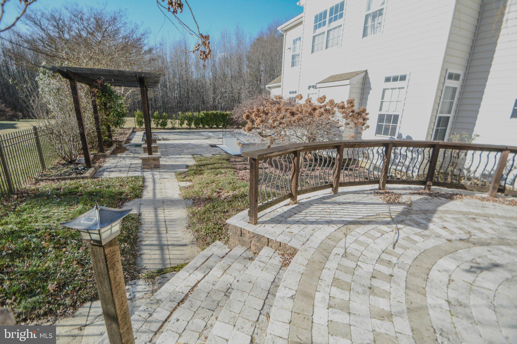 PRESIDENTIAL ESTS - Residential