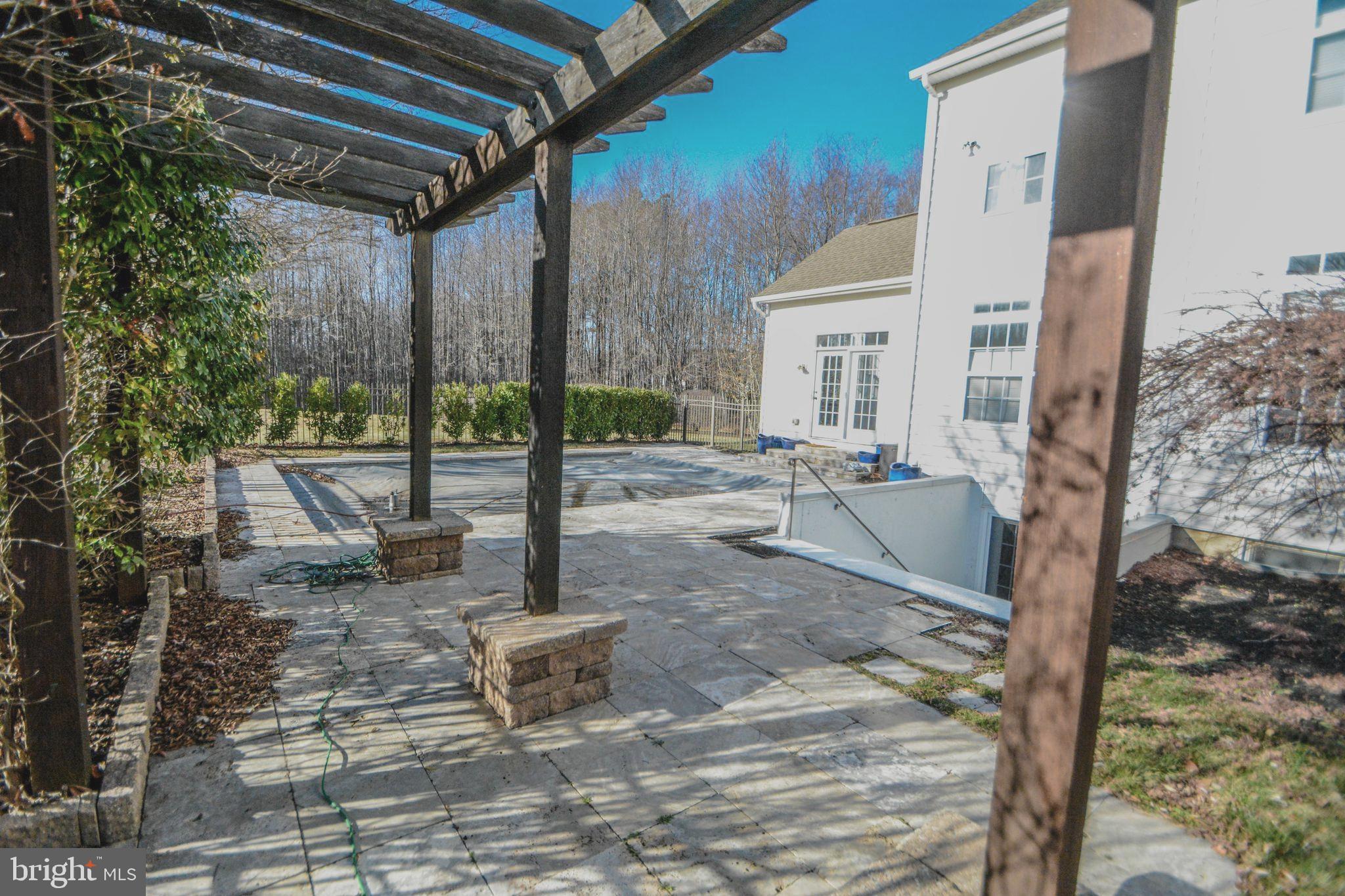 PRESIDENTIAL ESTS - Residential