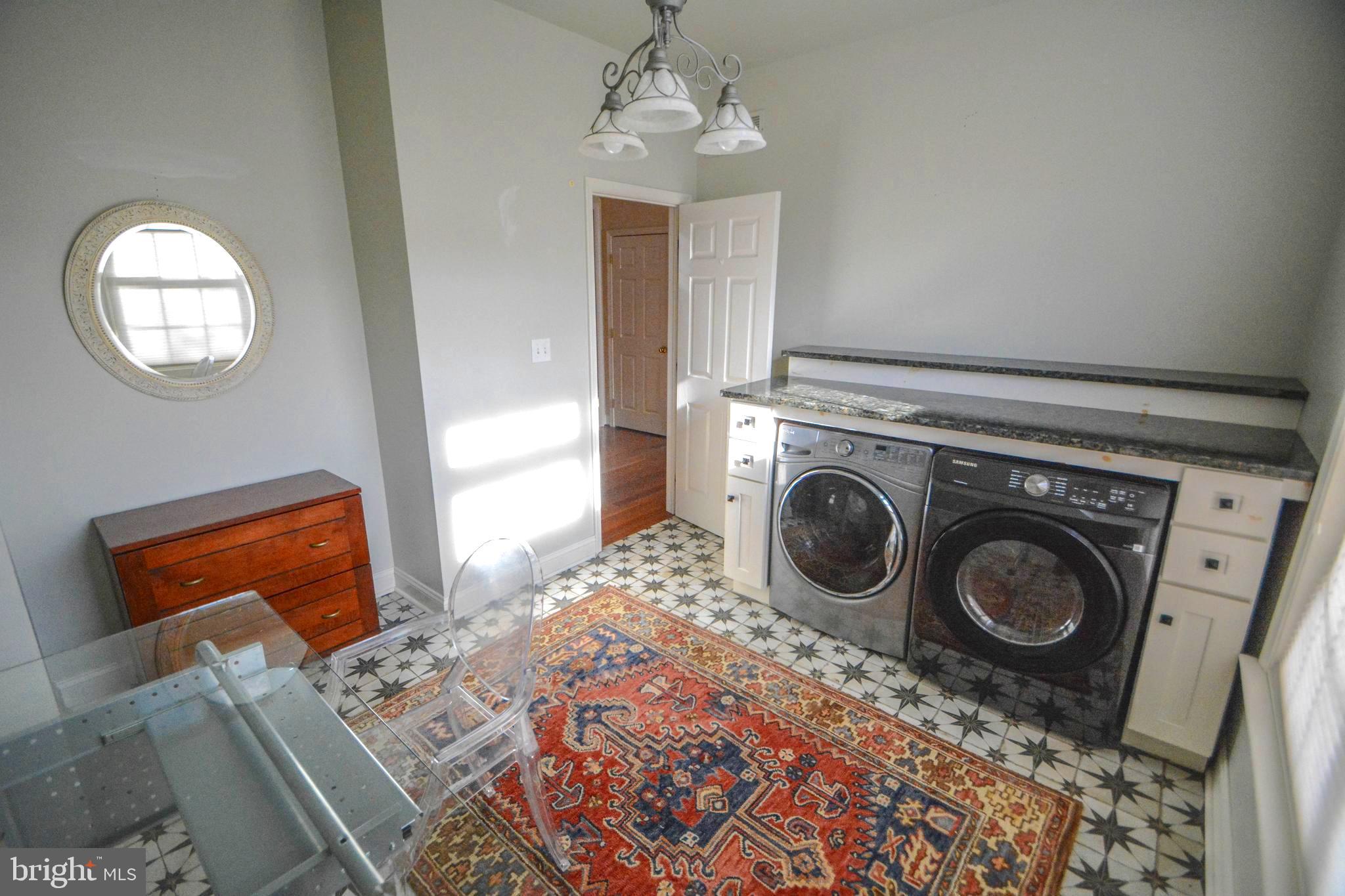 PRESIDENTIAL ESTS - Residential