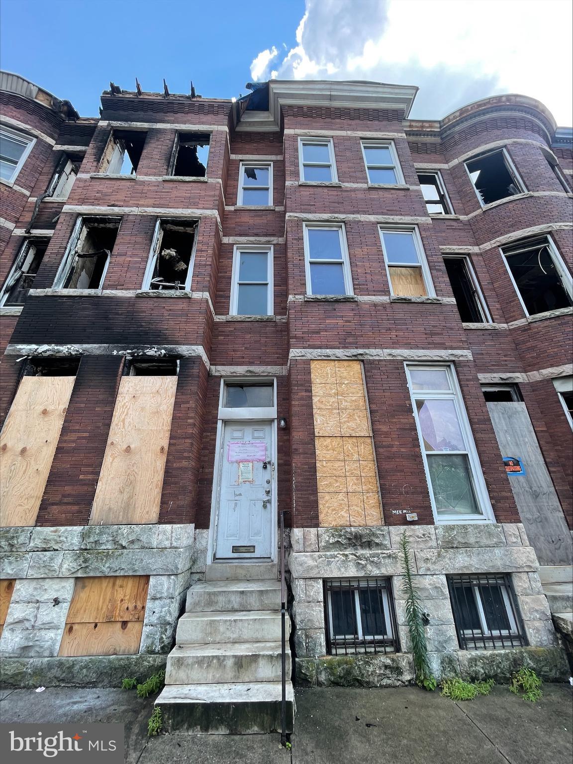 Investor Alert! This 4-bedroom, 2-bath interior row townhome presents a prime investment opportunity in Baltimore. With spacious room counts and strong potential, this property is ideal for experienced investors or rehabbers ready for a full renovation project.
Please Note: The property requires a complete renovation. Exercise extreme caution during any visits. A waiver of liability must be signed prior to all showings.
Bring your vision and transform this property into your next profitable venture!