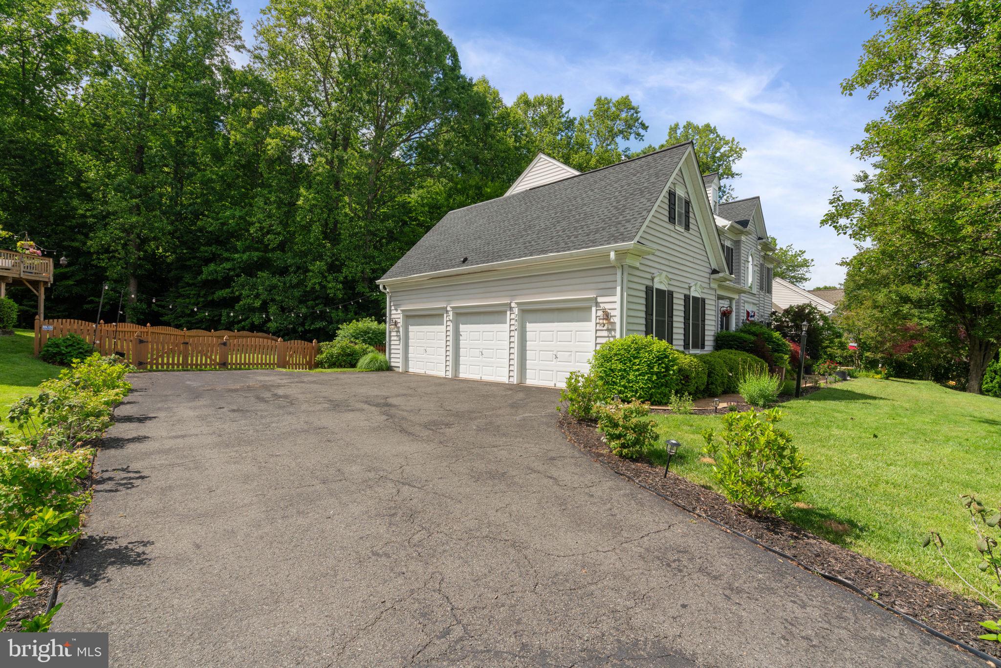7814 ABBEY OAKS COURT