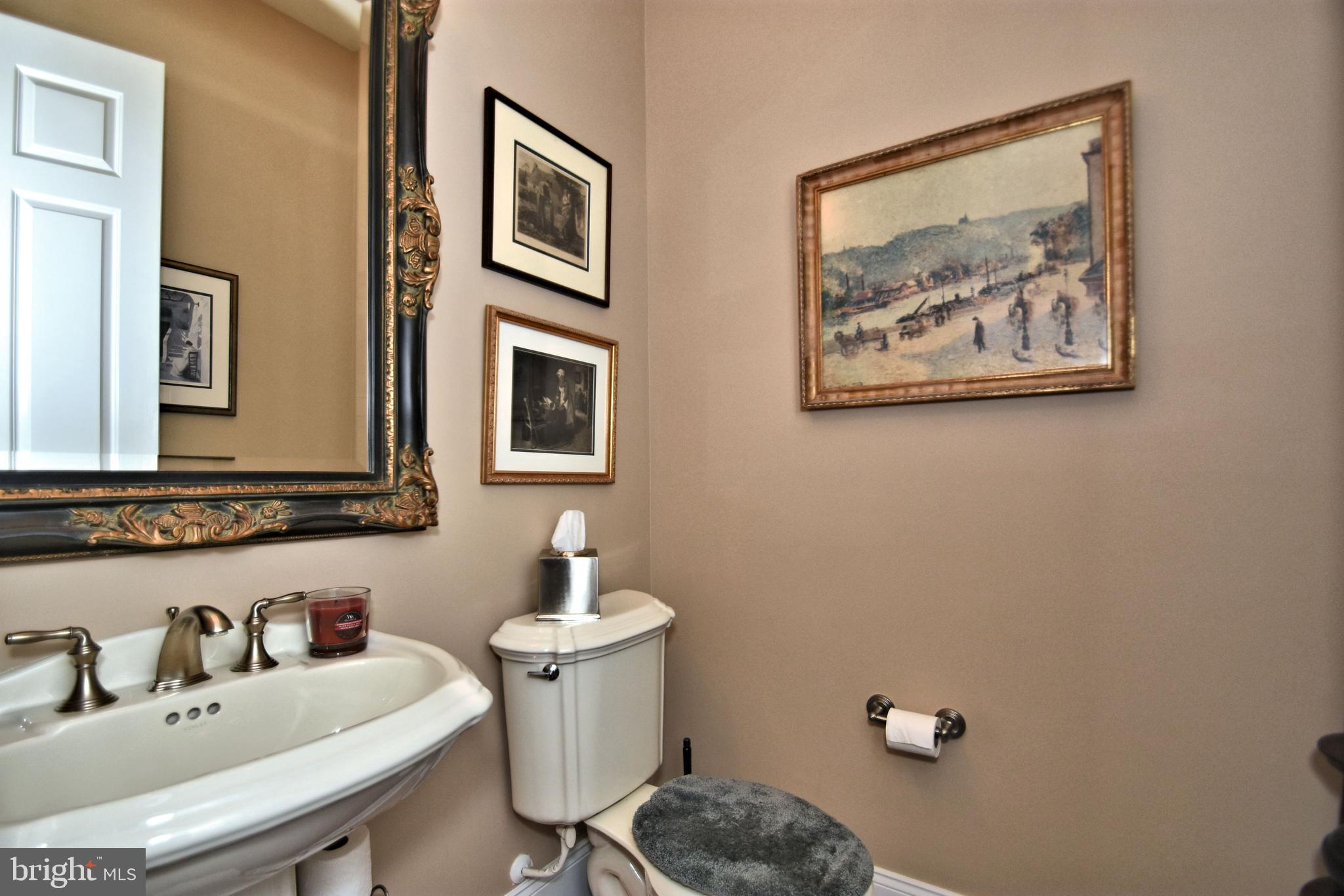 DUTCHESS FARM ESTS - Residential