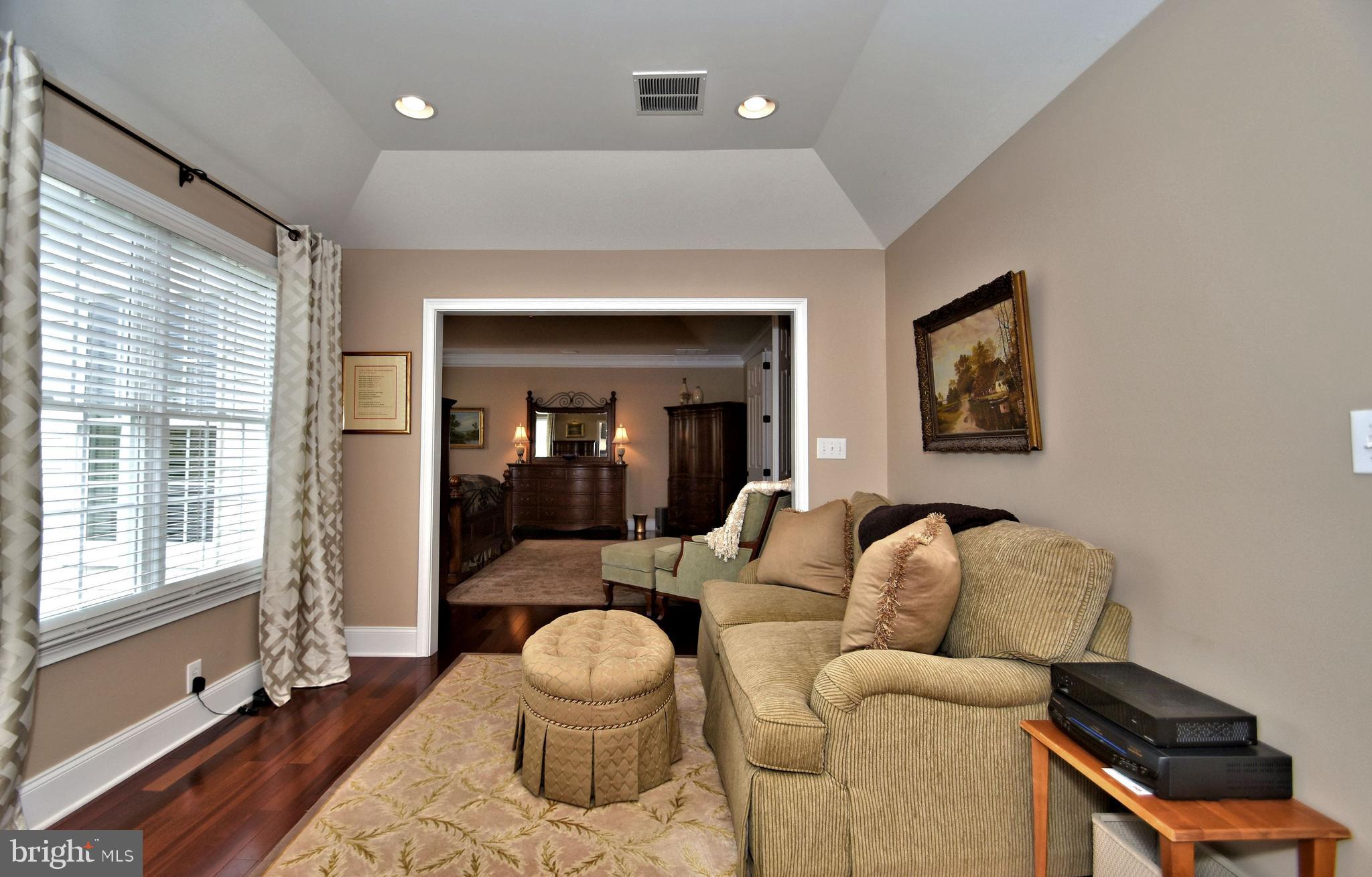 DUTCHESS FARM ESTS - Residential